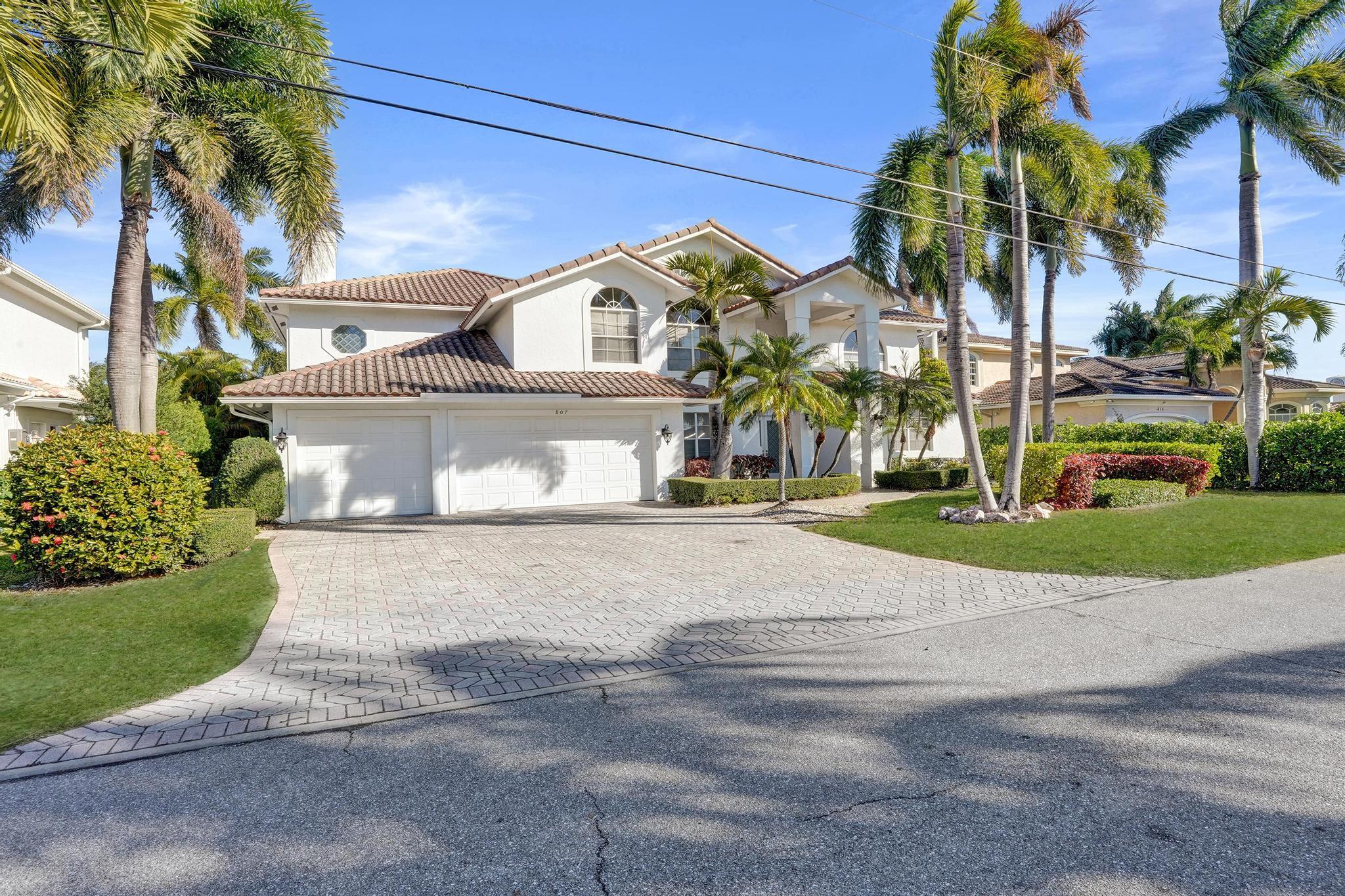 5BR – SingleFamilyResidence at 807 Coventry Street