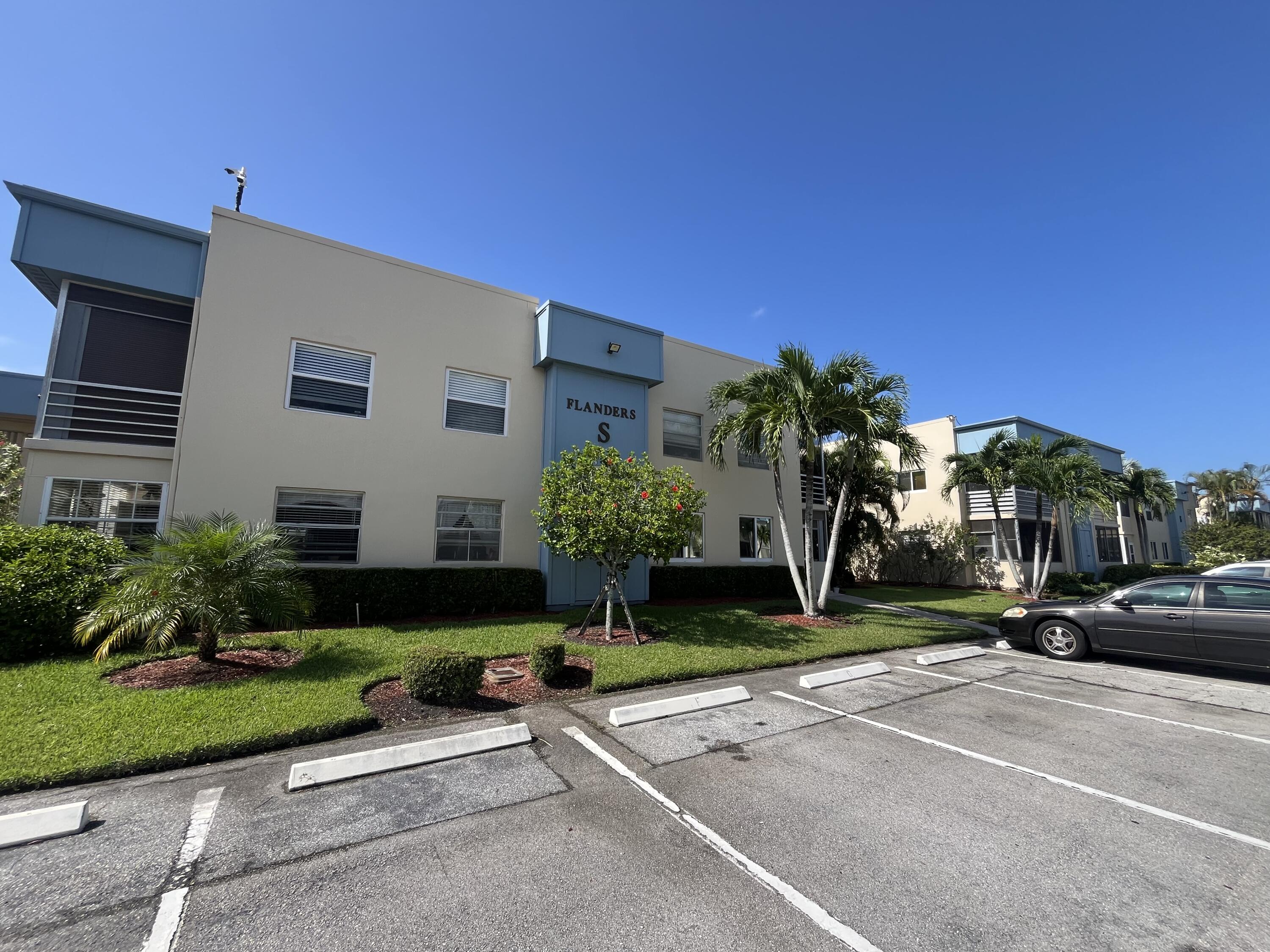 2BR – Condominium at 897 Flanders S #897