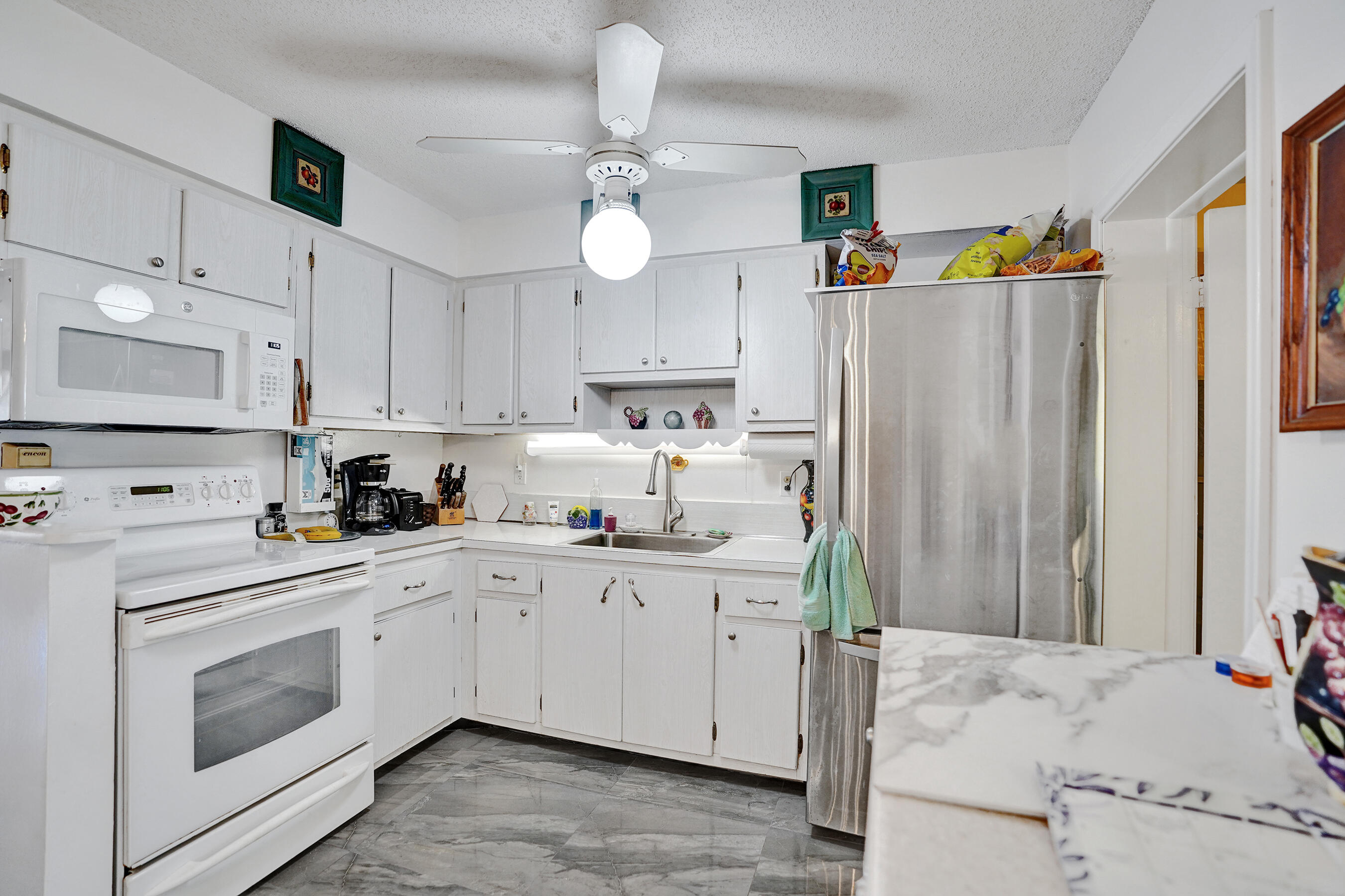 2BR – Condominium at 2702 Knight Lane