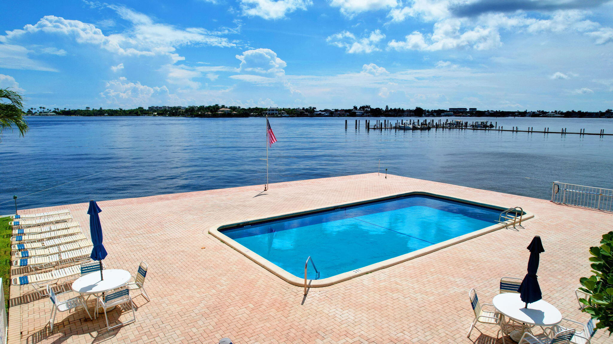 1BR – Condominium at 1810 New Palm Way #415