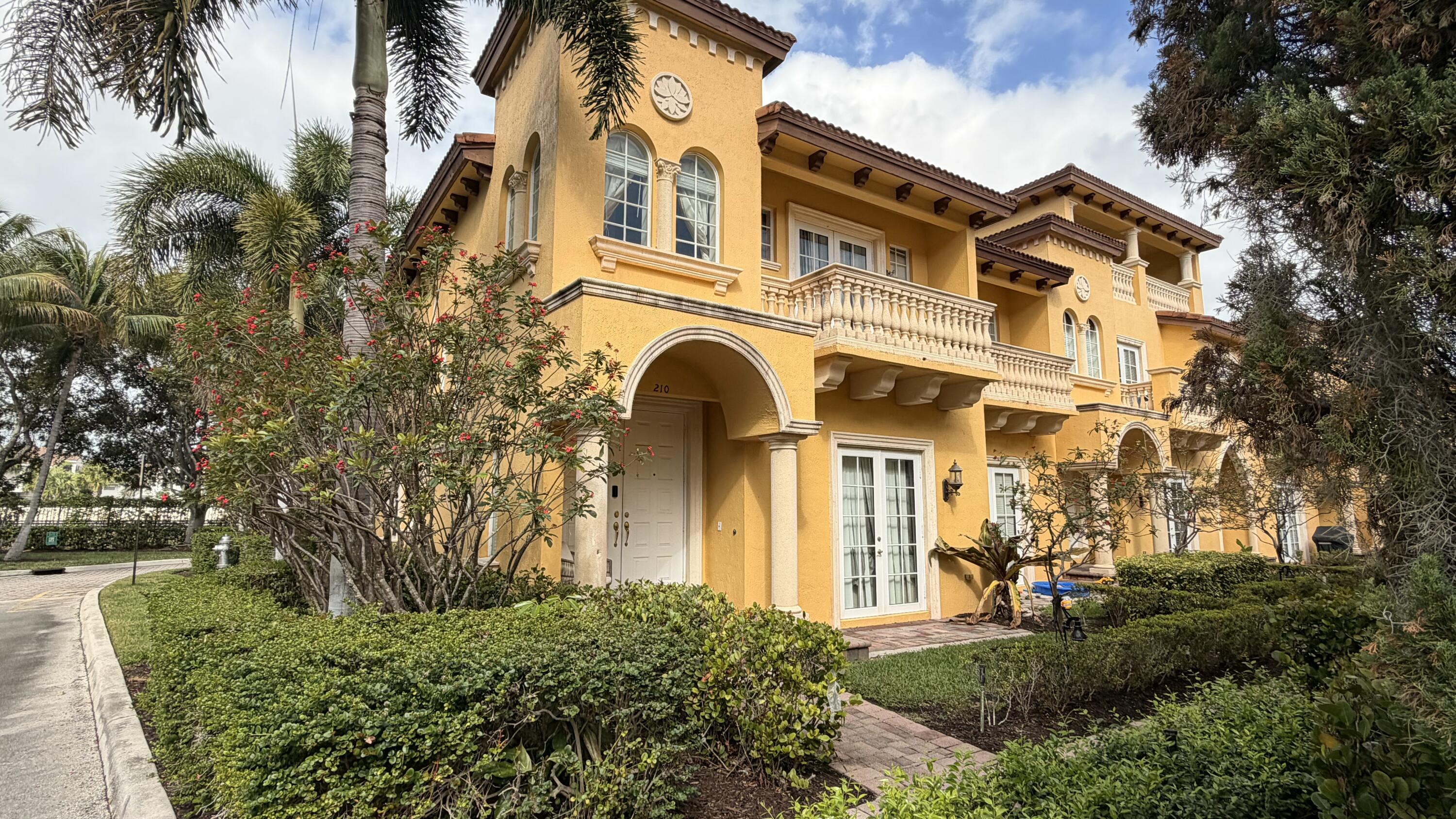 3BR – Townhouse at 210 NE 69th Circle