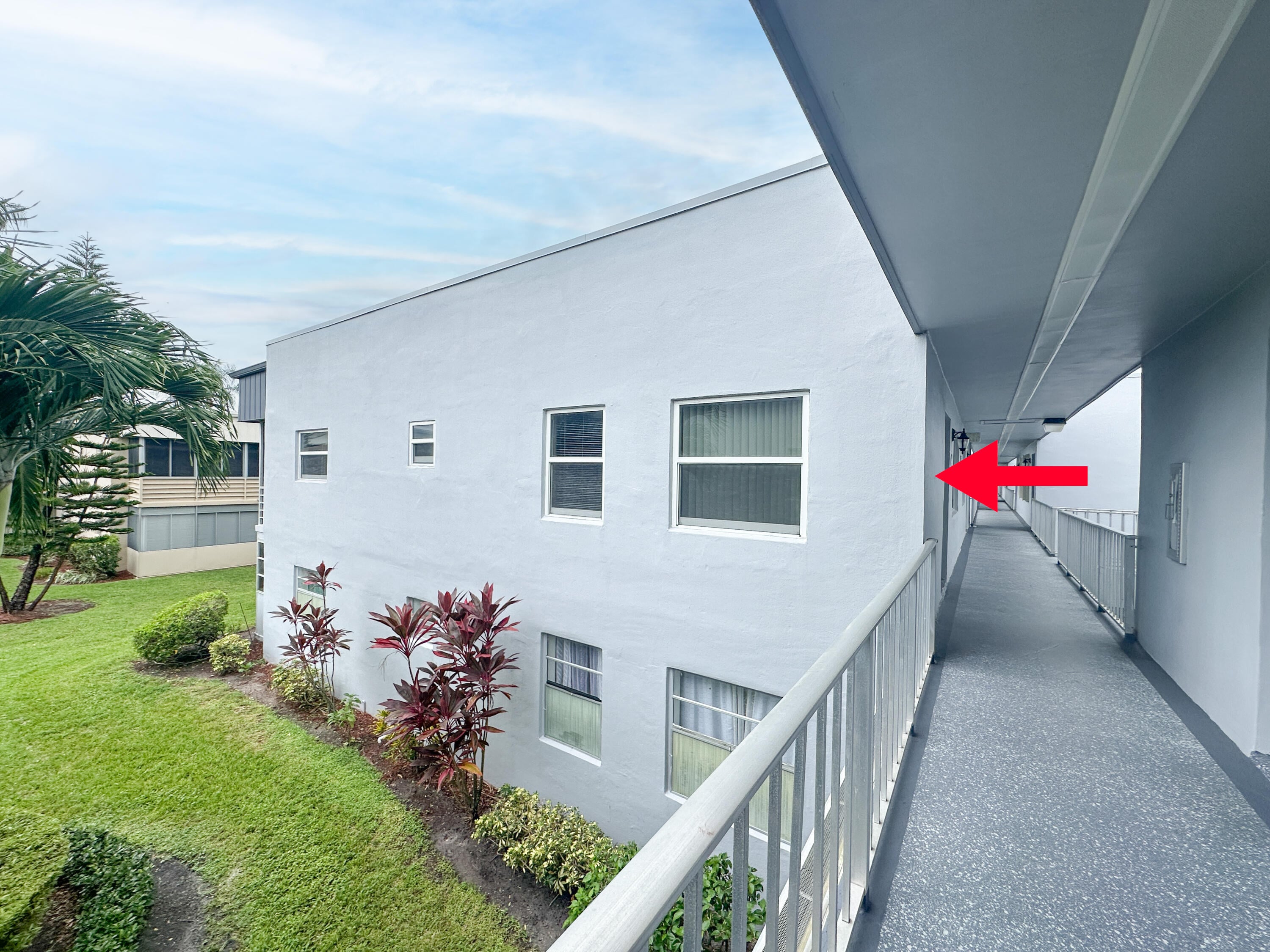 2BR – Condominium at 39 Burgundy A