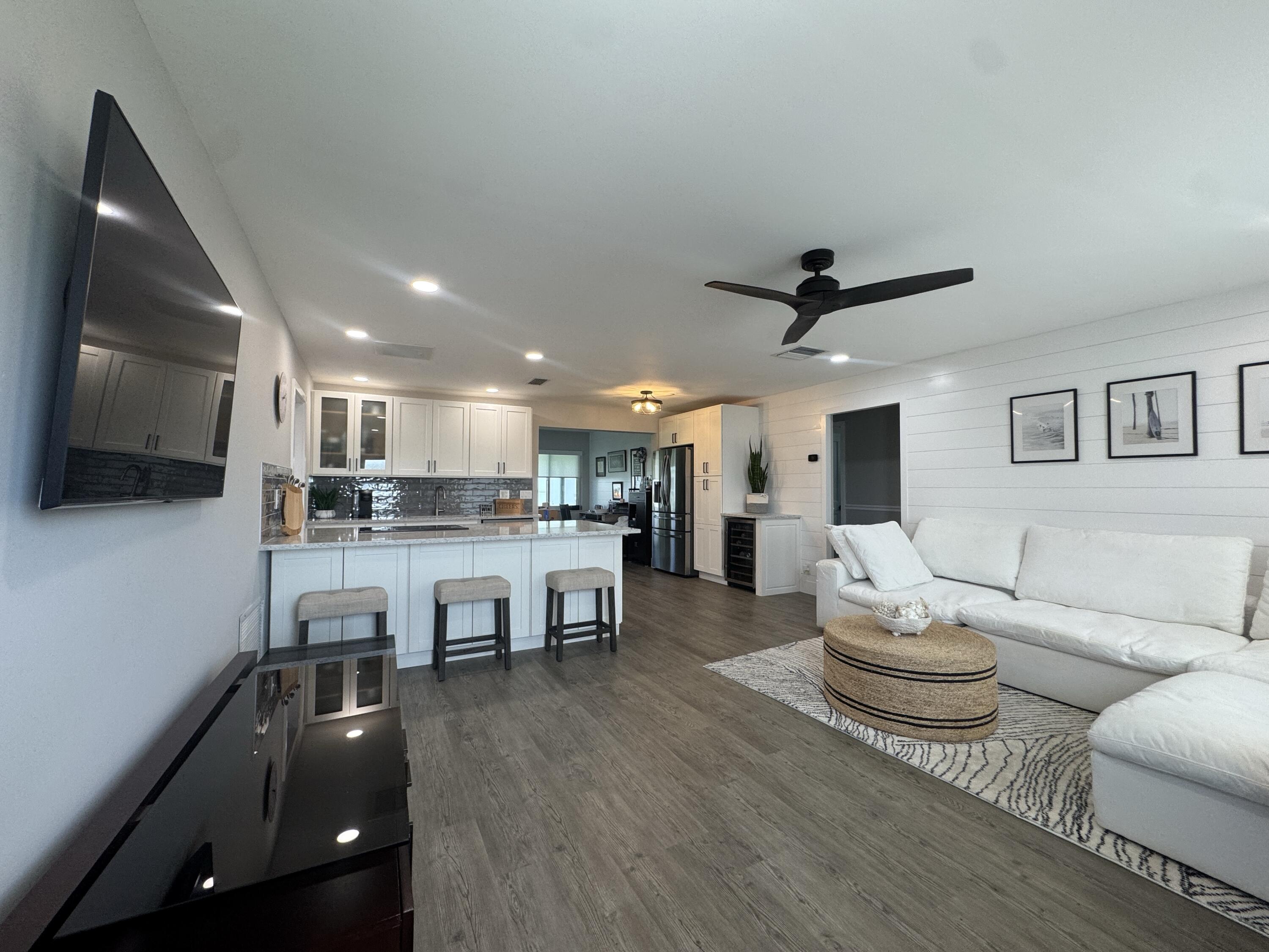 2BR – SingleFamilyResidence at 108 SW 9th Street