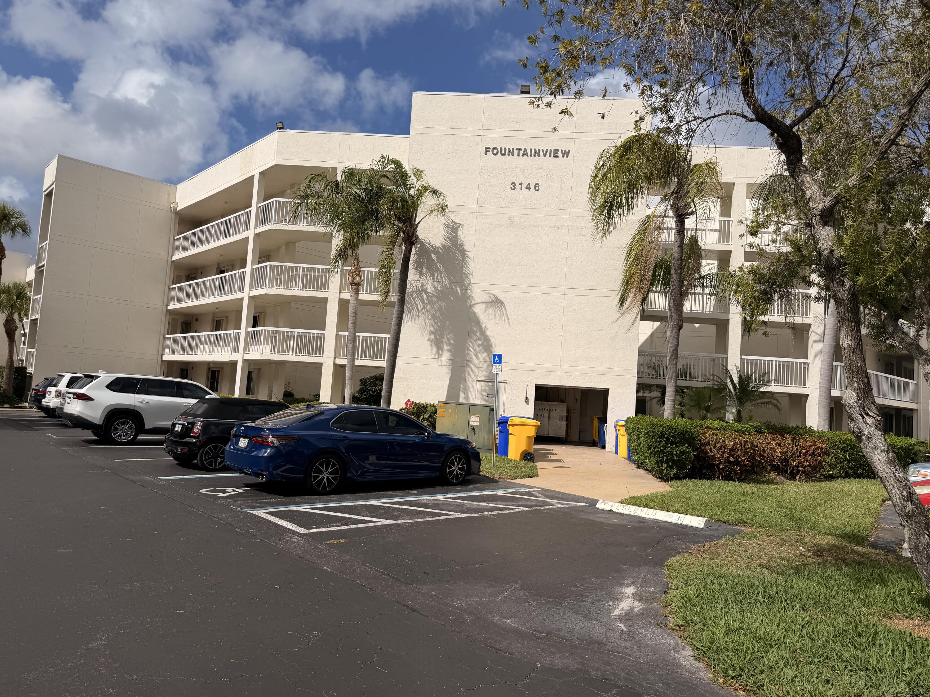 2BR – Condominium at 3146 Via Ponciana #301