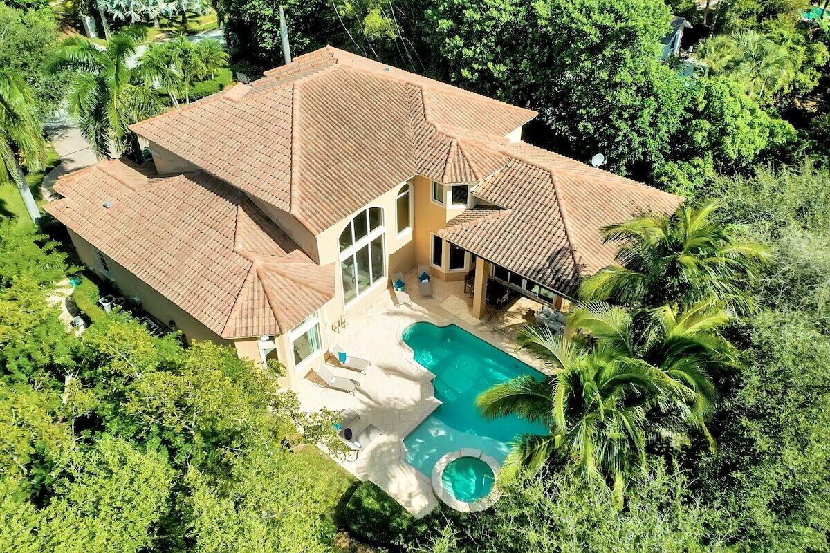 6BR – SingleFamilyResidence at 43 Coconut Lane