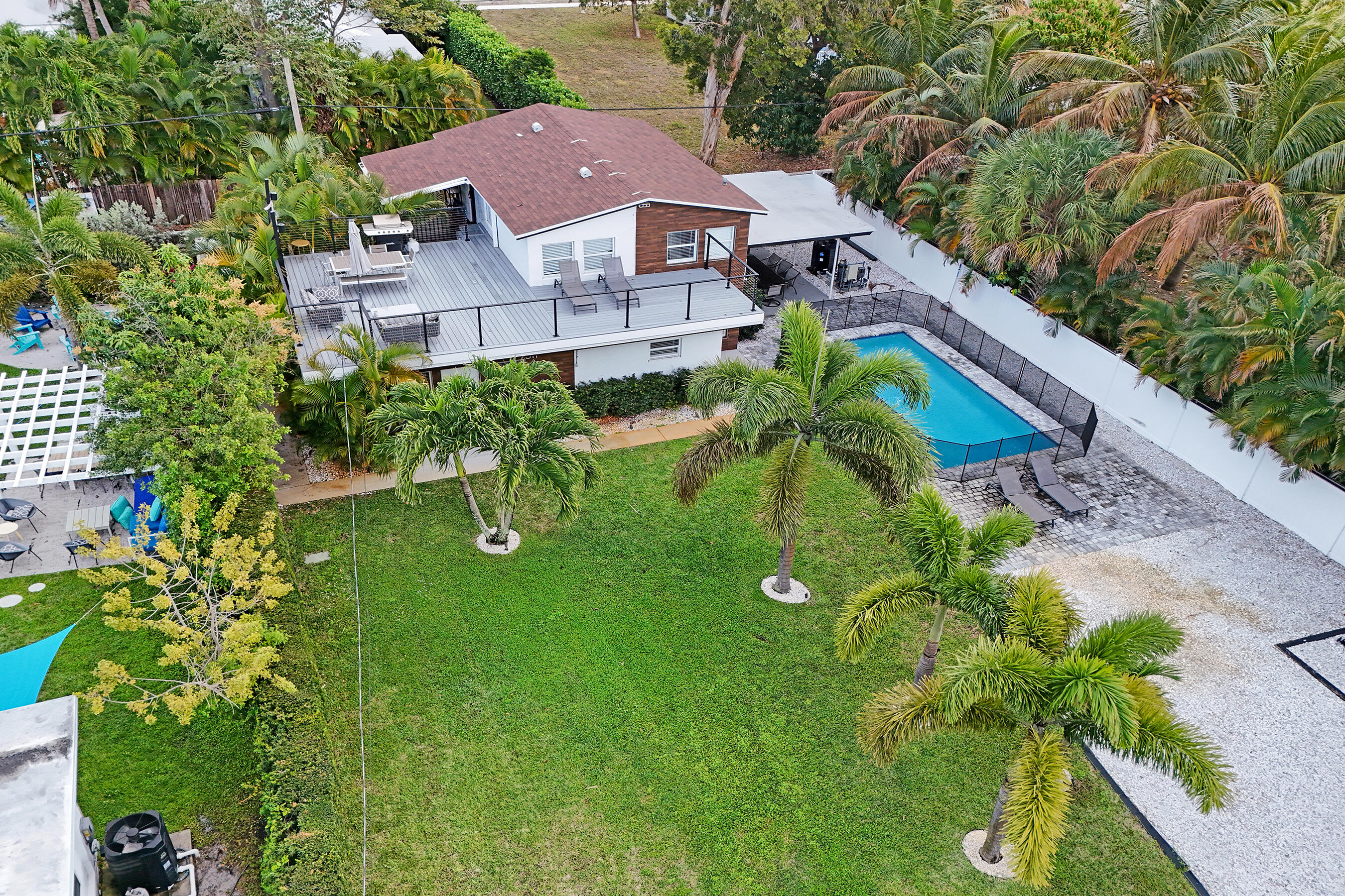 4BR – SingleFamilyResidence at 311 SE 3rd Avenue