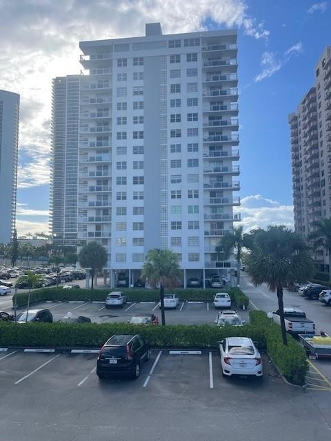 1BR – Condominium at 1849 S Ocean Drive #805
