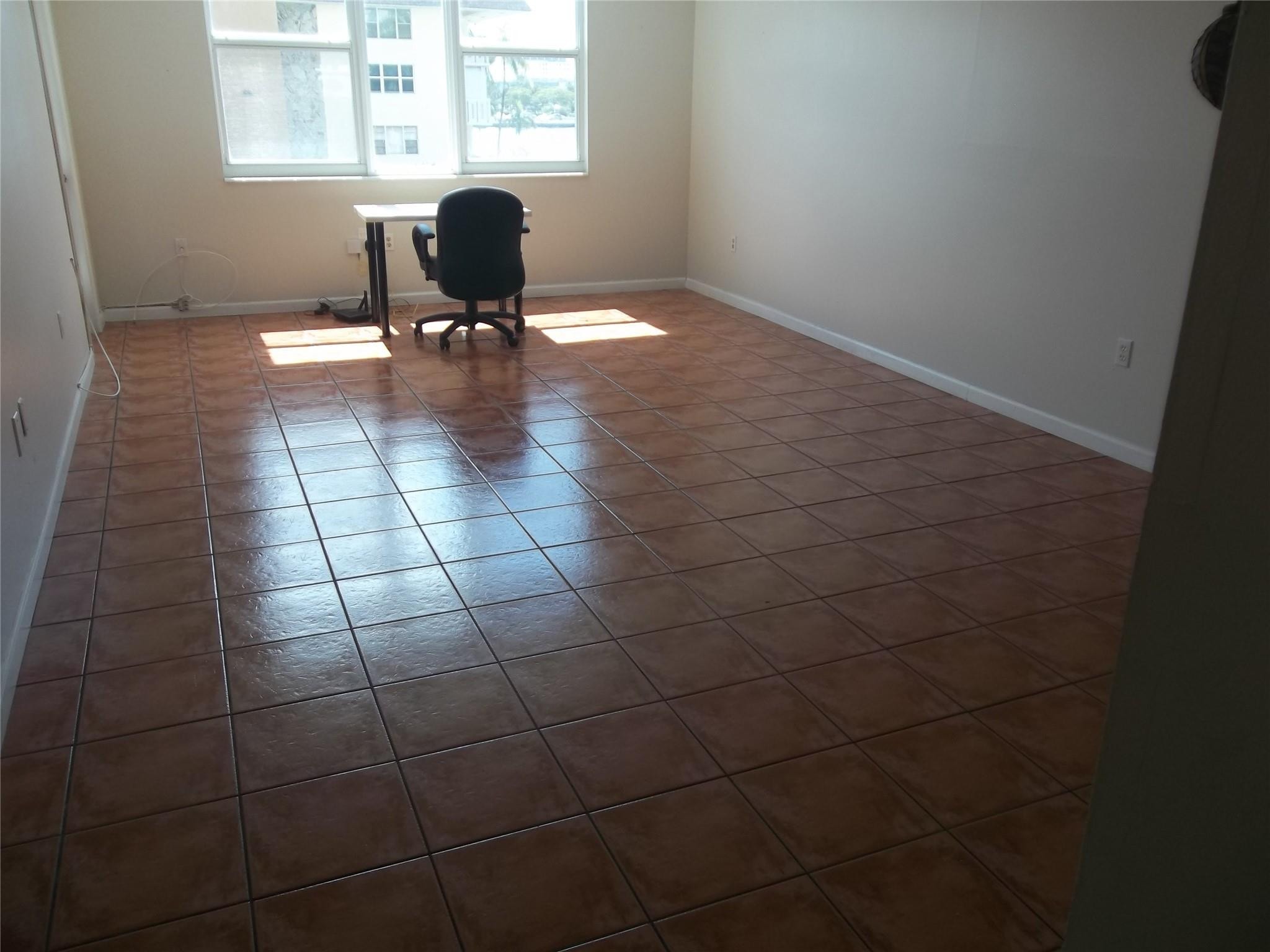1BR – Condominium at 1893 S Ocean Drive #302