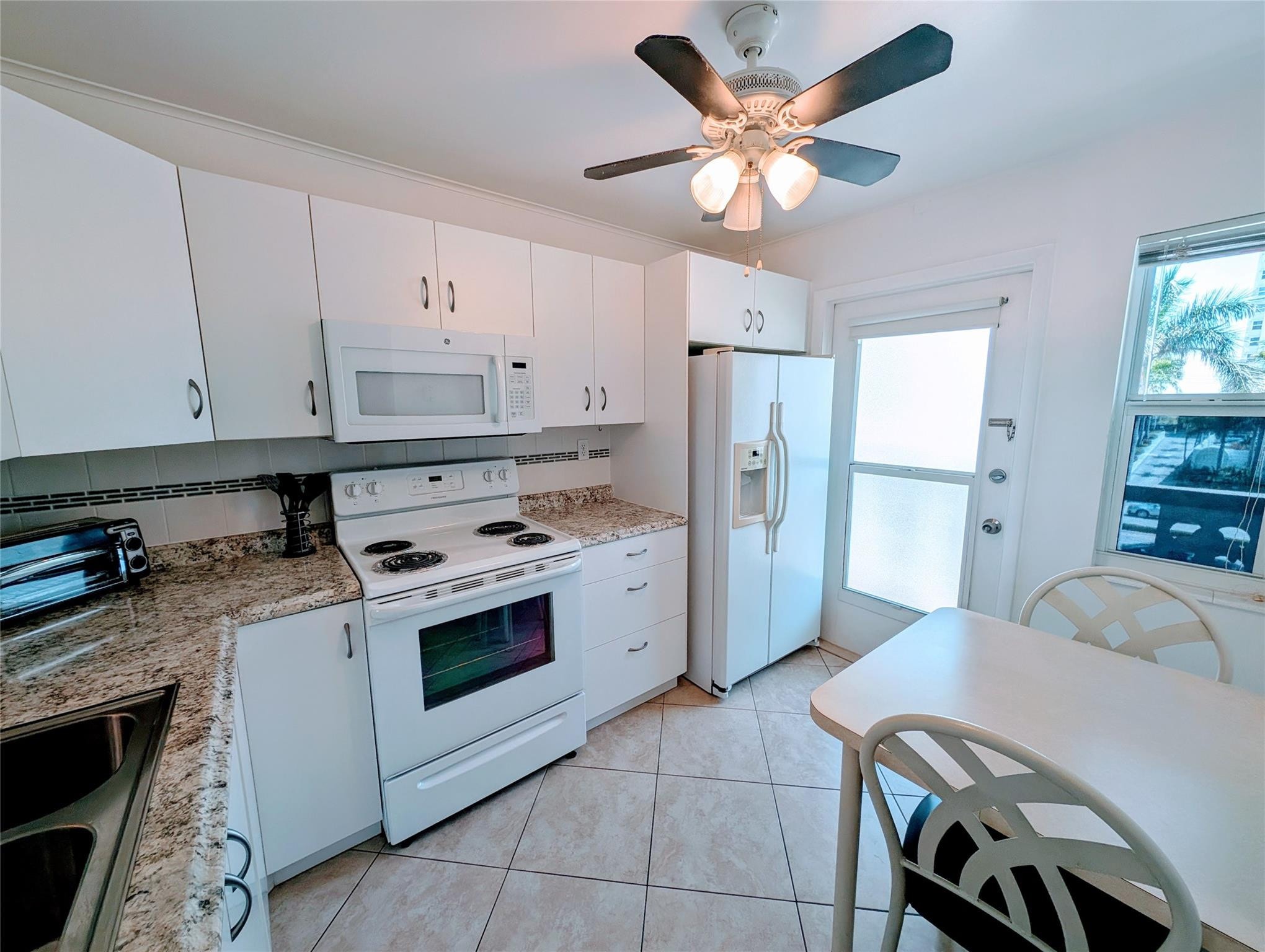 2BR – Condominium at 1893 S Ocean Drive #405
