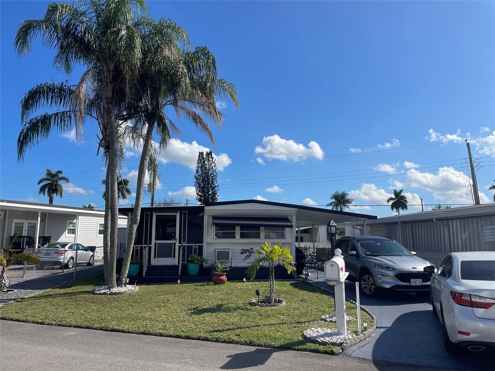 2BR – ManufacturedHome at 8610 SW 18th Court