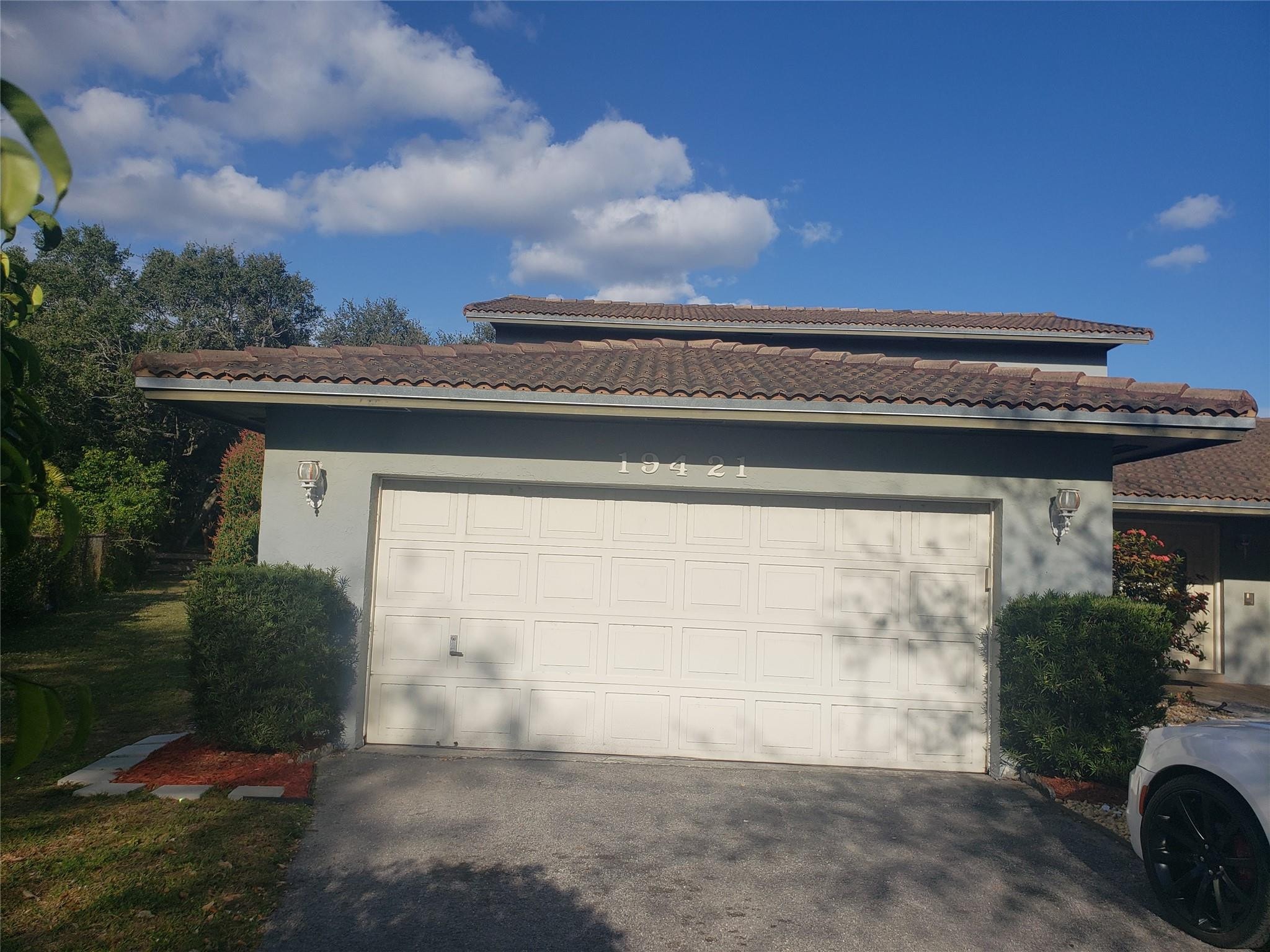 4BR – SingleFamilyResidence at 19421 NW 18th Court