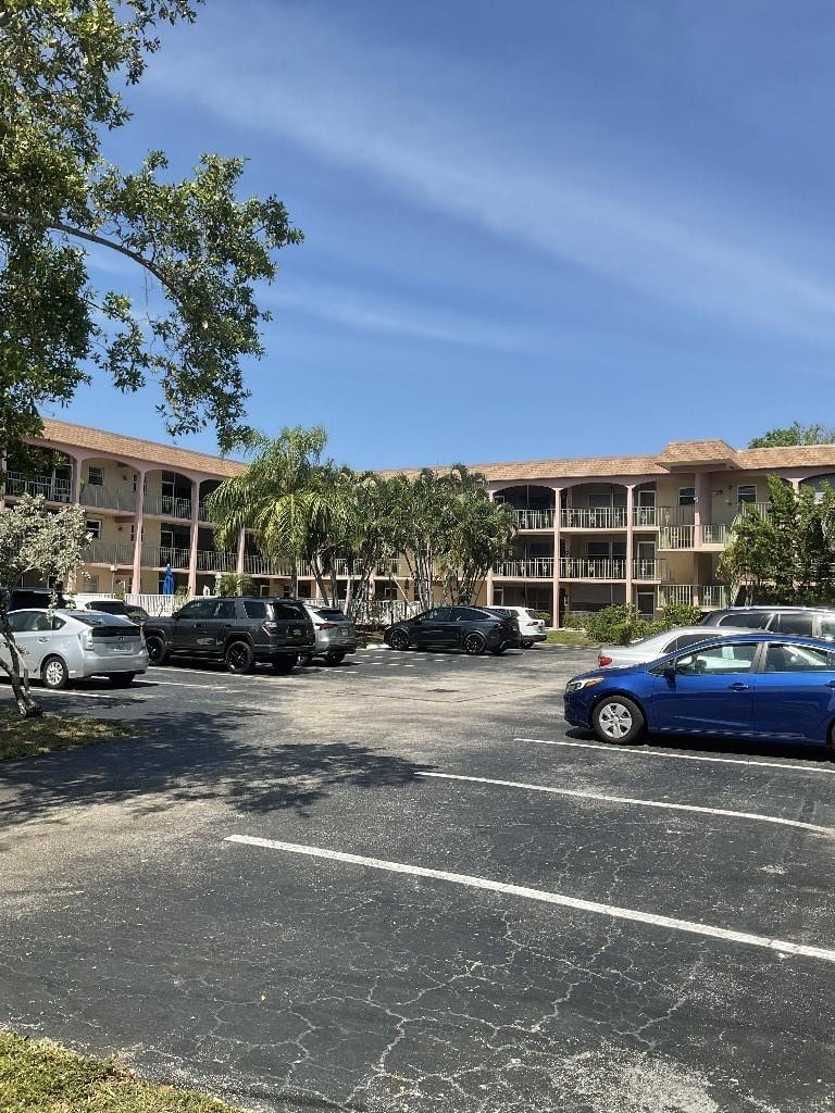 2BR – Condominium at 100 SE 6th Avenue #206