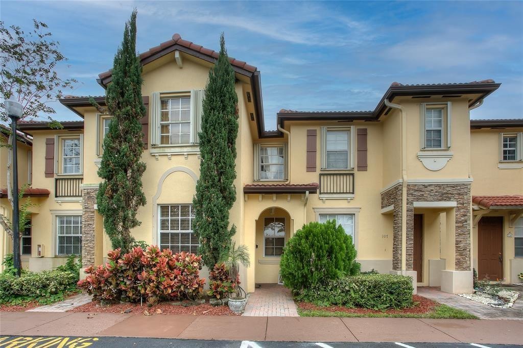 3BR – Townhouse at 3360 NE 14th Drive #106-30