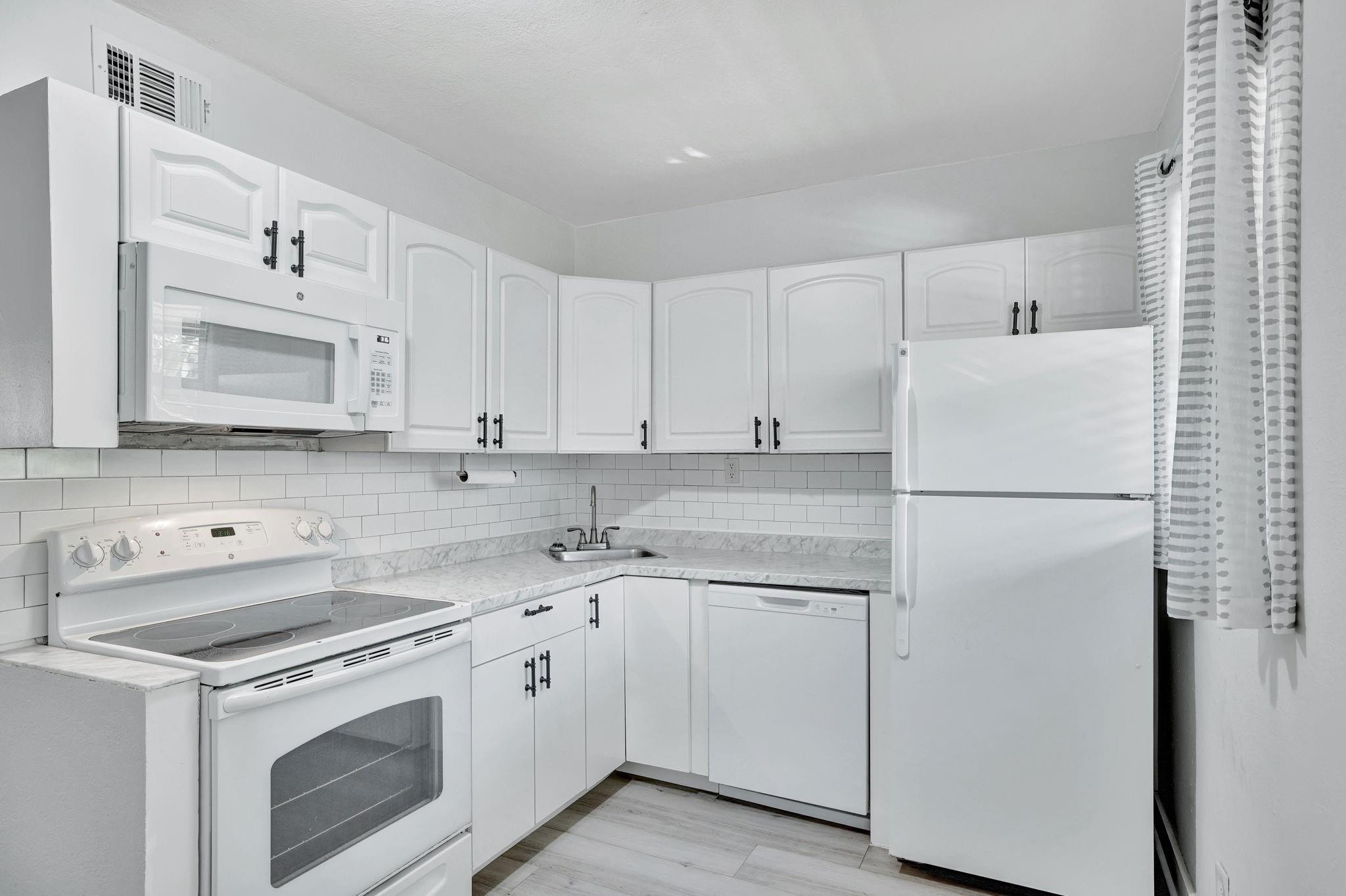2BR – Condominium at 2741 NE 8th Avenue #15