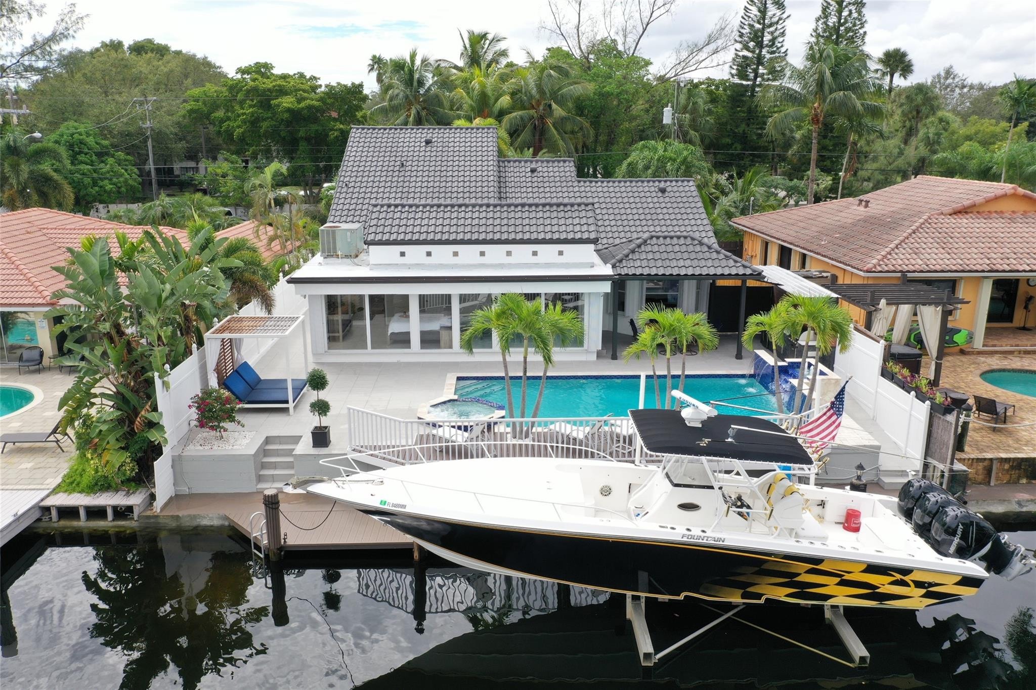 4BR – SingleFamilyResidence at 2363 SE 15th Street