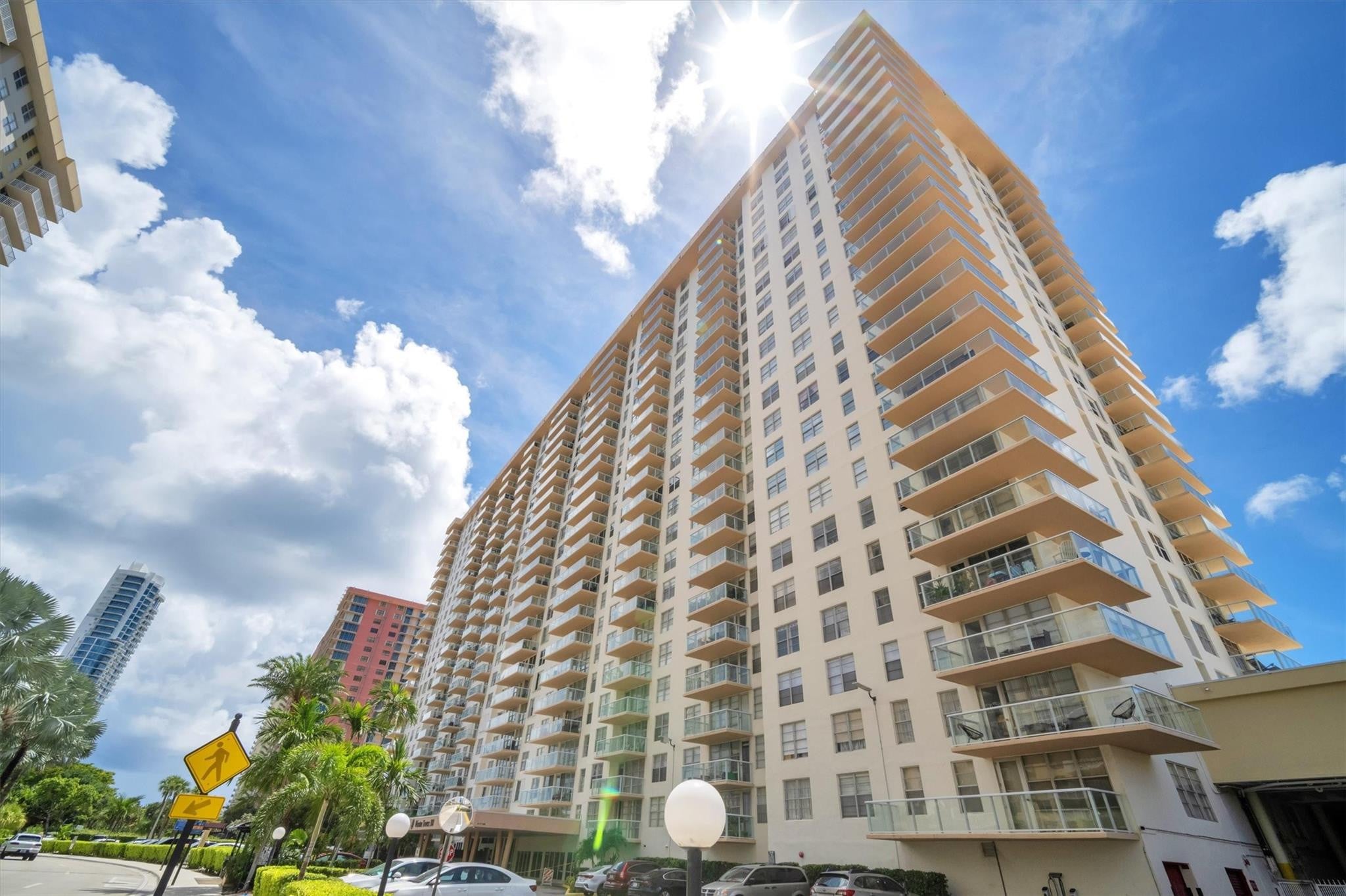 3BR – Condominium at 230 174th Street #814