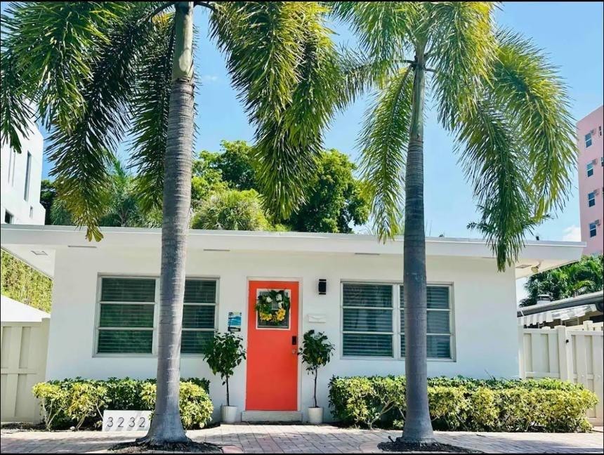 2BR – SingleFamilyResidence at 3232 NE 15th Street