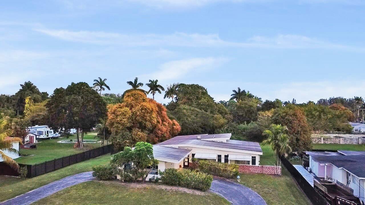 3BR – SingleFamilyResidence at 13945 N Miami Avenue