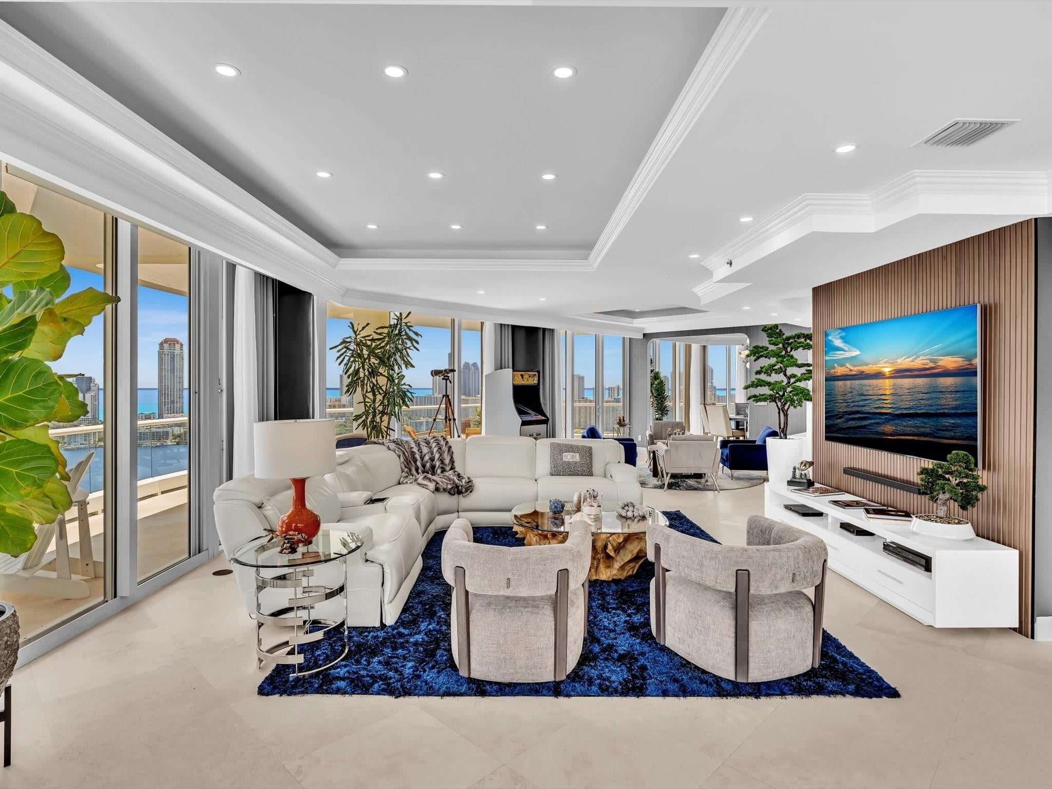 3BR – Condominium at 7000 Island Boulevard #PH-06