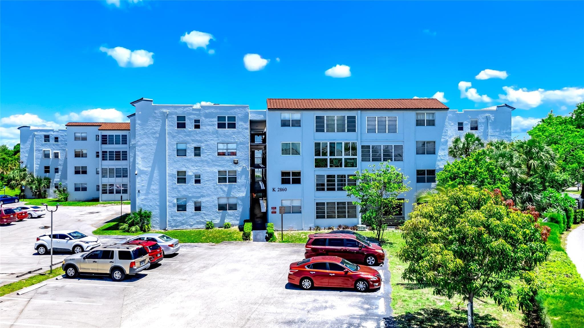 2BR – Condominium at 2860 Somerset Drive #404K