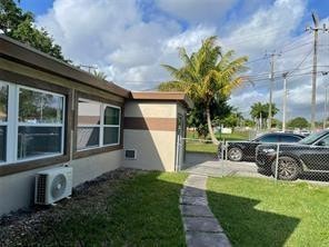 4BR – SingleFamilyResidence at 5201 SW 28th Terrace
