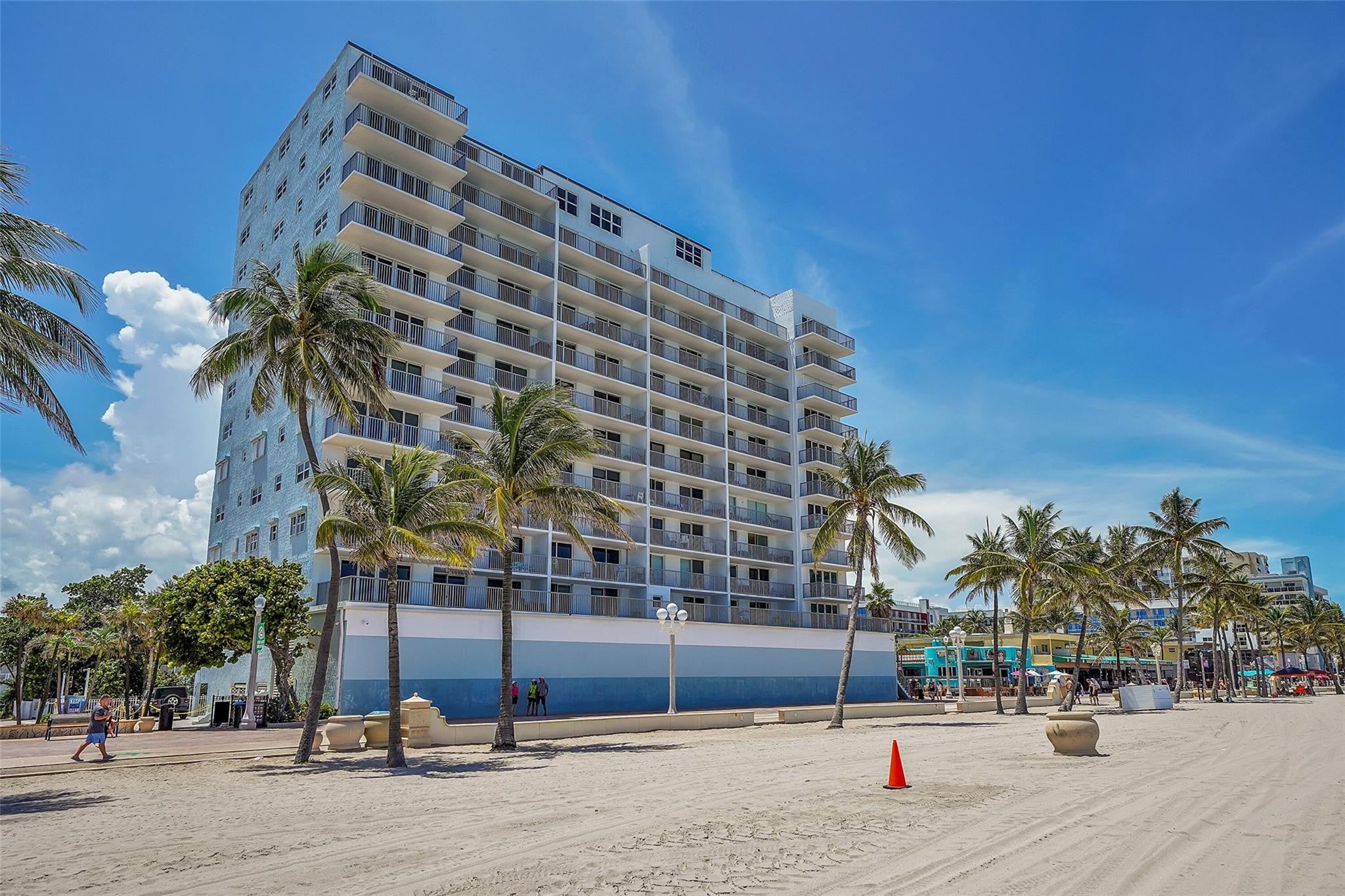 1BR – Condominium at 400 N Surf Road #703
