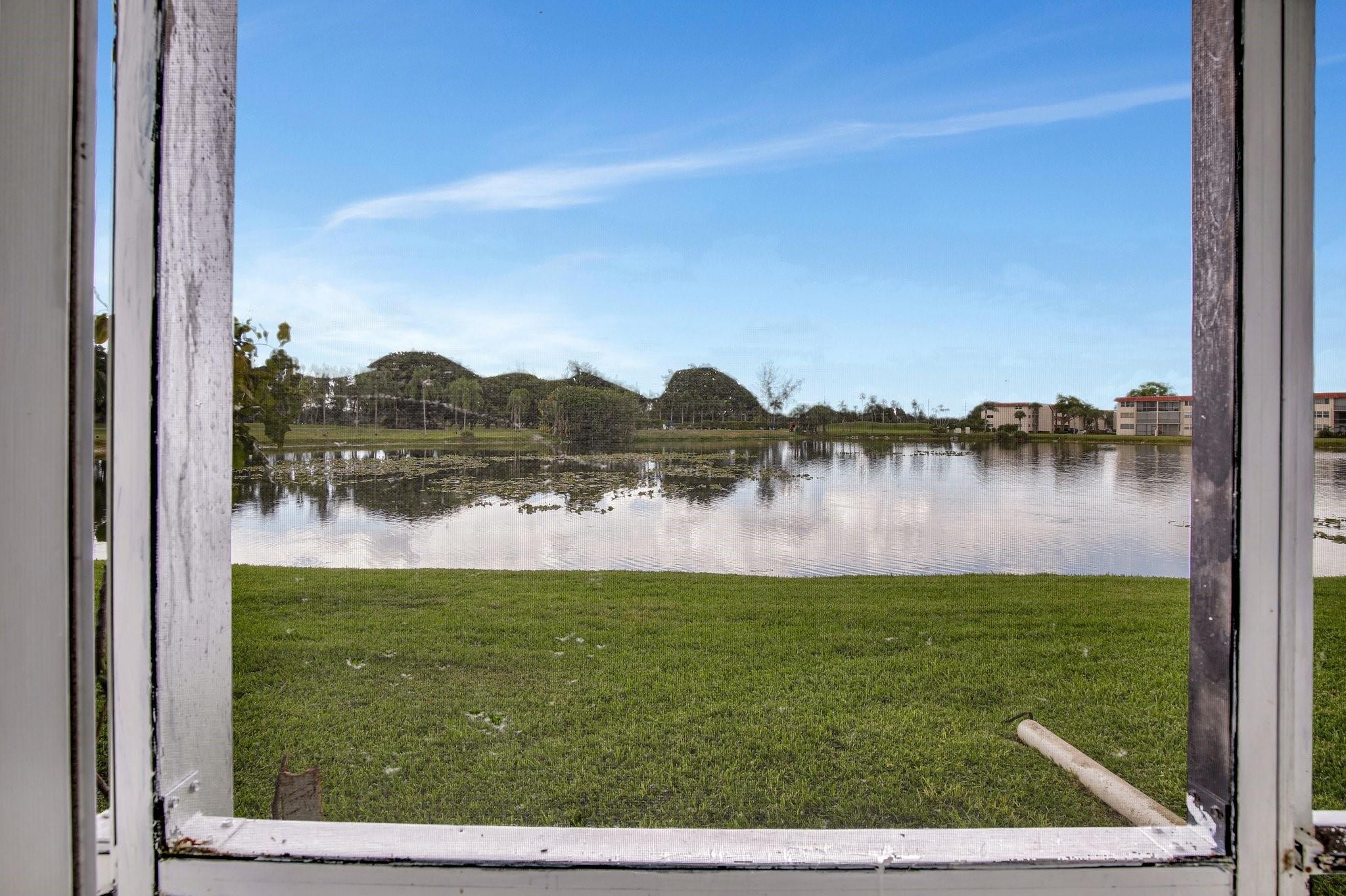 1BR – Condominium at 9400 N Hollybrook Lake Drive #105