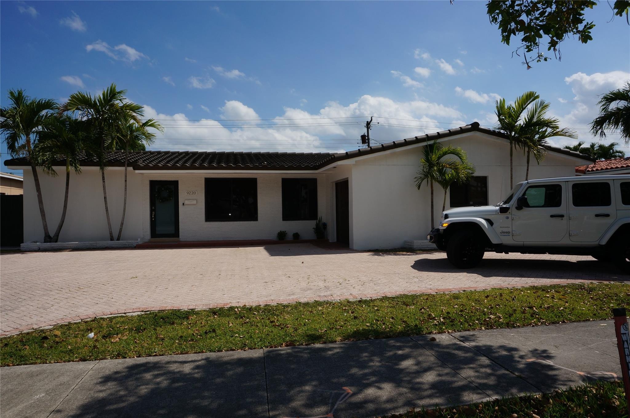 4BR – SingleFamilyResidence at 9220 SW 56th Street