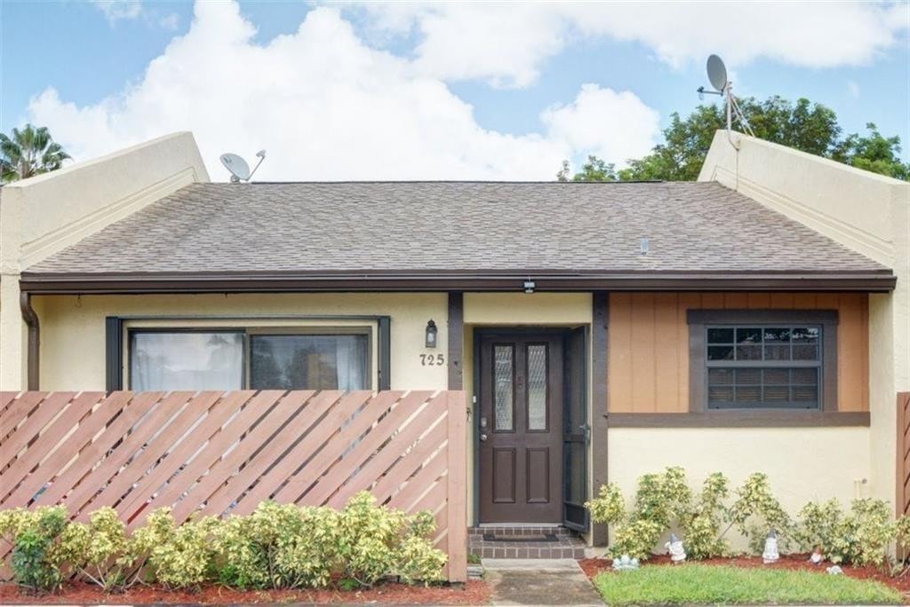2BR – RES at 725 Banks Road #725