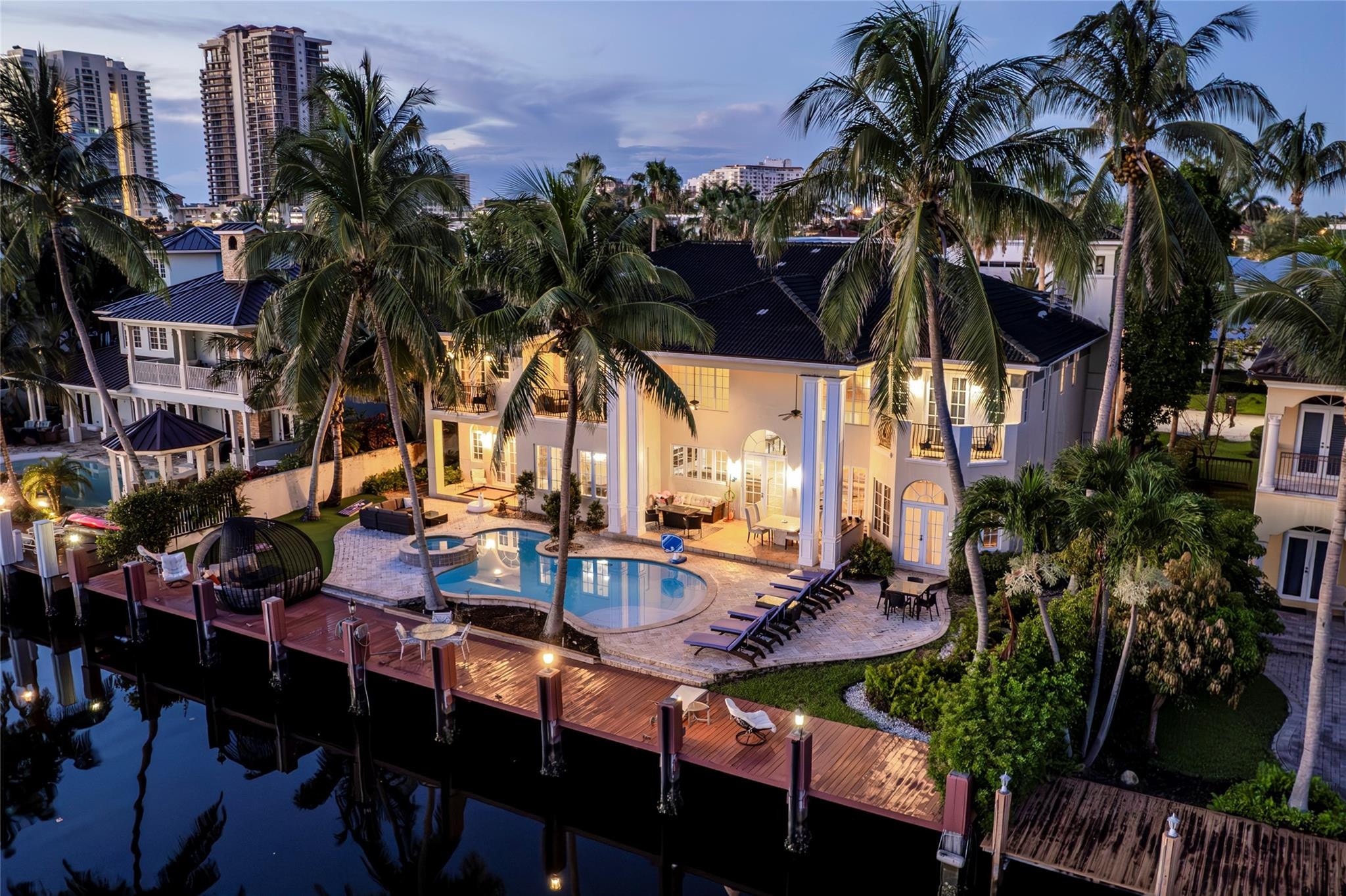 7BR – SingleFamilyResidence at 7 Pelican Drive