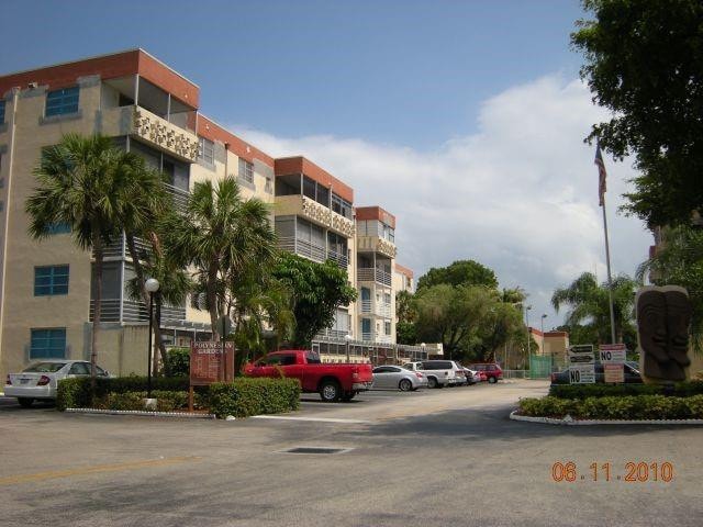 2BR – Condominium at 410 NW 68th Avenue #301