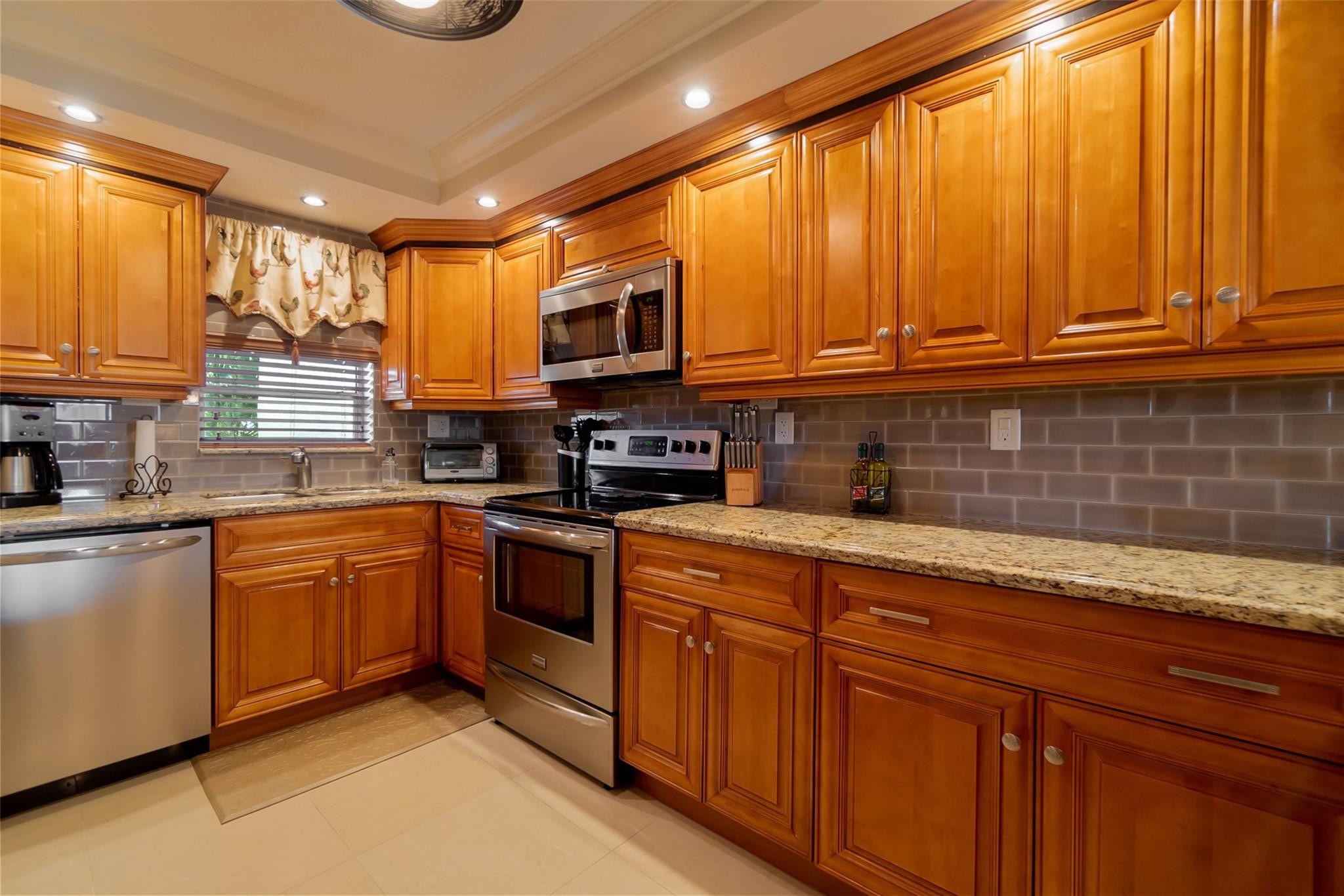 2BR – Condominium at 820 S Hollybrook Drive #209