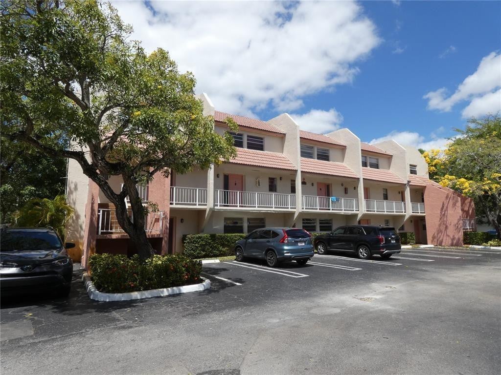 3BR – Condominium at 3750 NW 115th Way #4-1