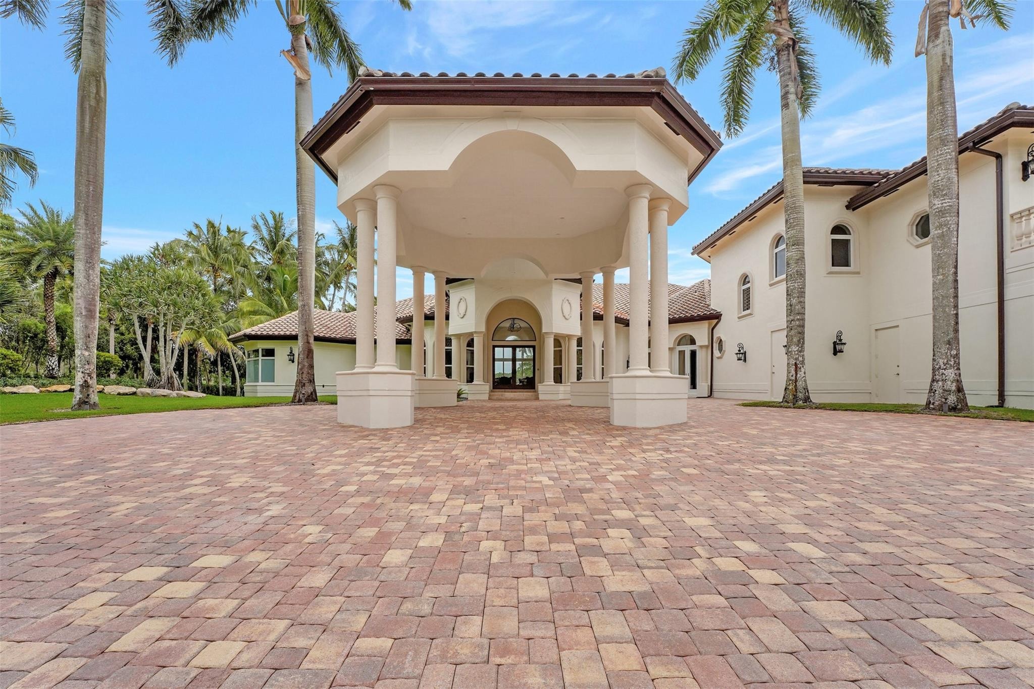 7BR – SingleFamilyResidence at 3440 Stallion Lane