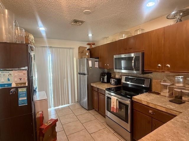 2BR – Townhouse at 795 Crystal Lake Drive #795