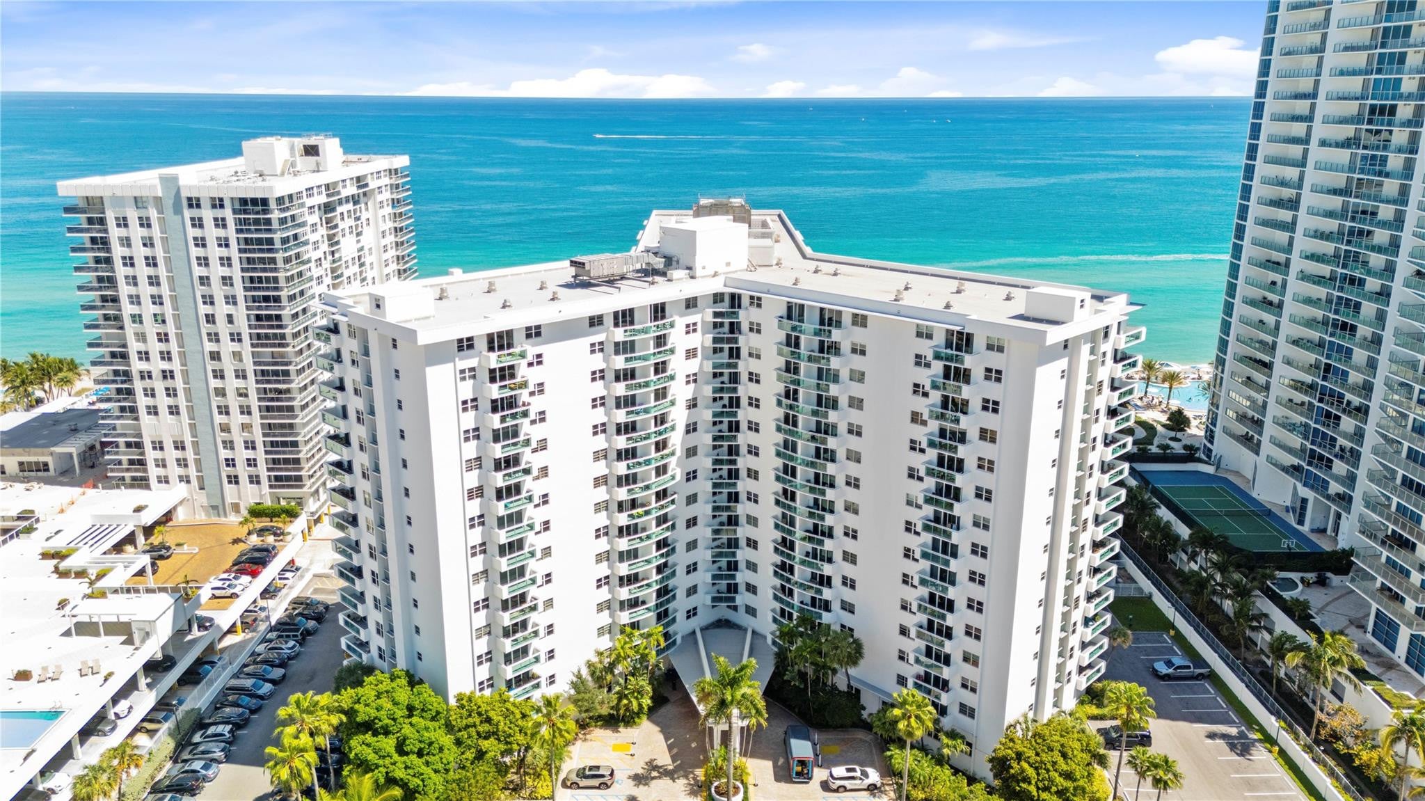 1BR – Condominium at 3001 S Ocean Drive #333