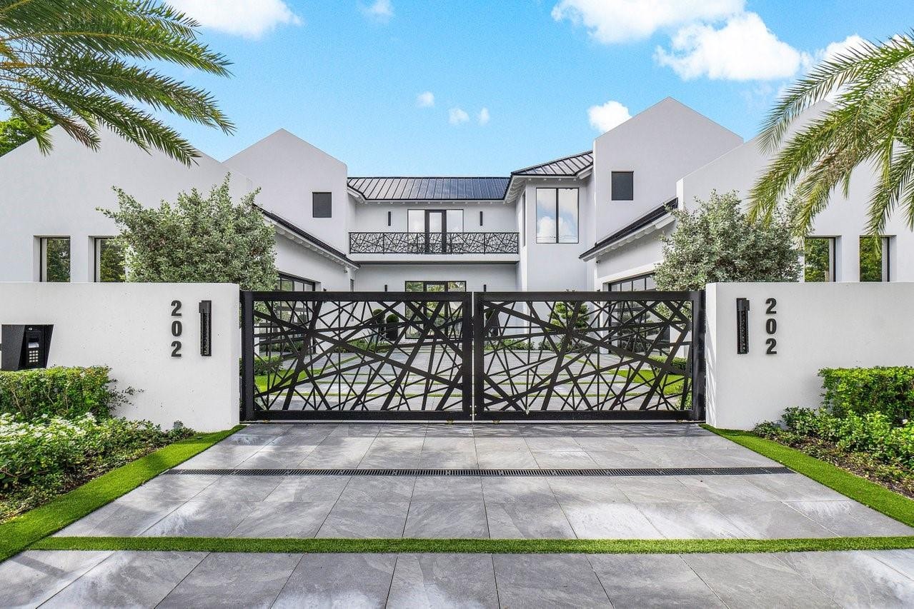 5BR – SingleFamilyResidence at 202 NW 7th Street