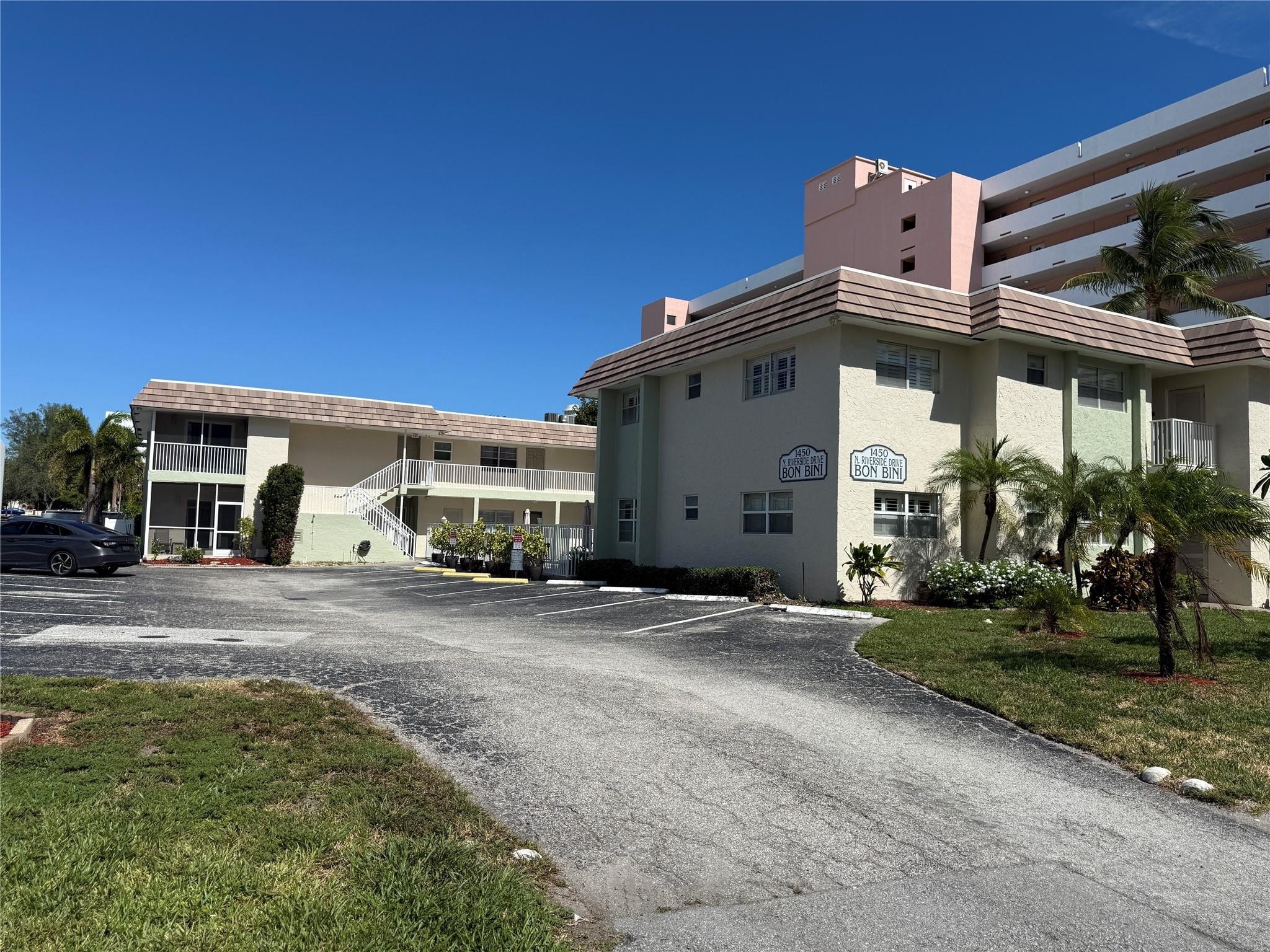 1BR – Condominium at 1450 N Riverside Drive #204