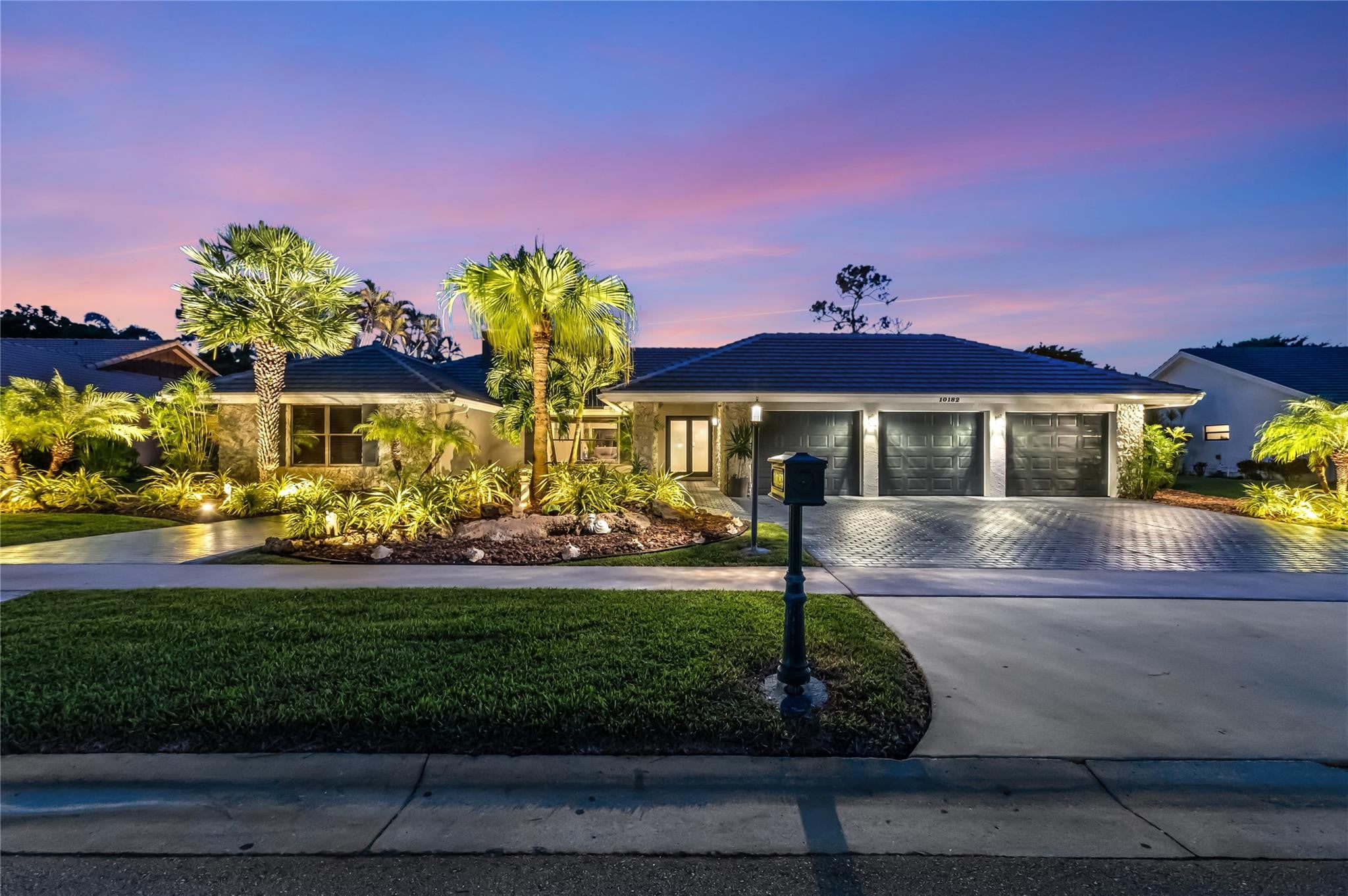 4BR – SingleFamilyResidence at 10182 Boca Woods Lane