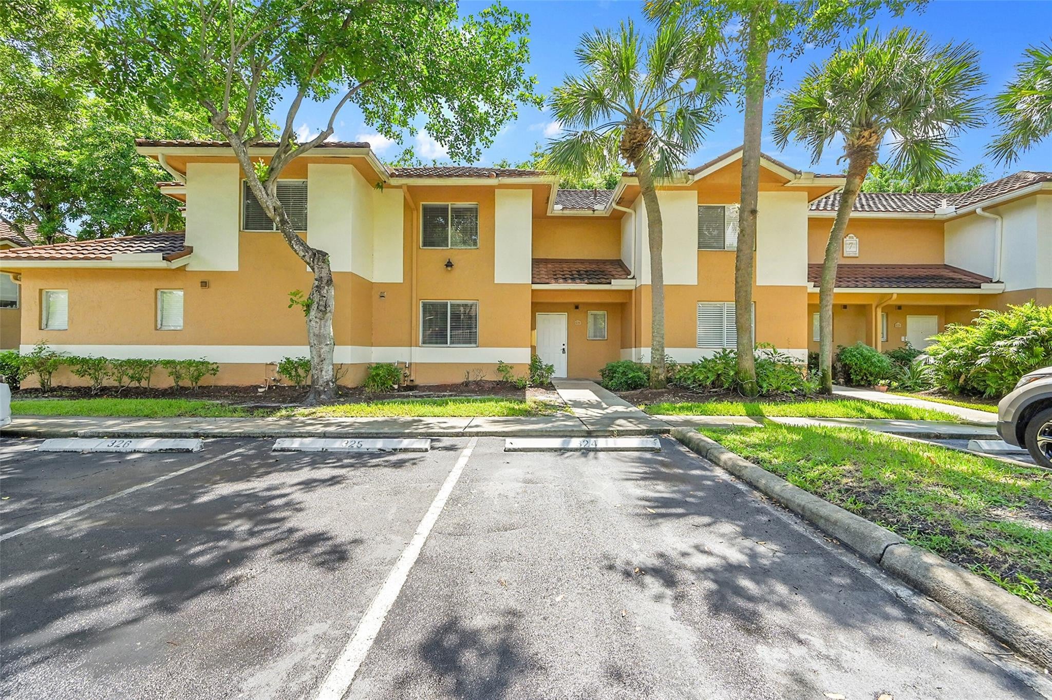 3BR – Condominium at 796 NW 91st Terrace #796