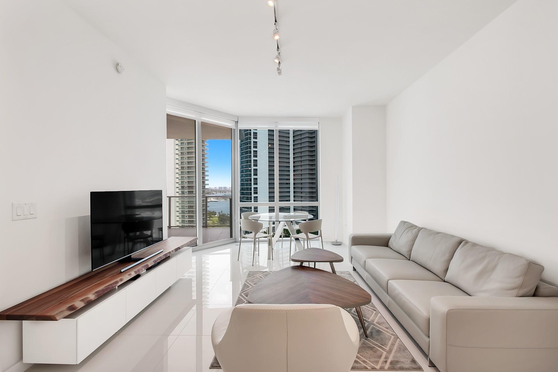 1BR – Condominium at 851 NE 1st Avenue #2005