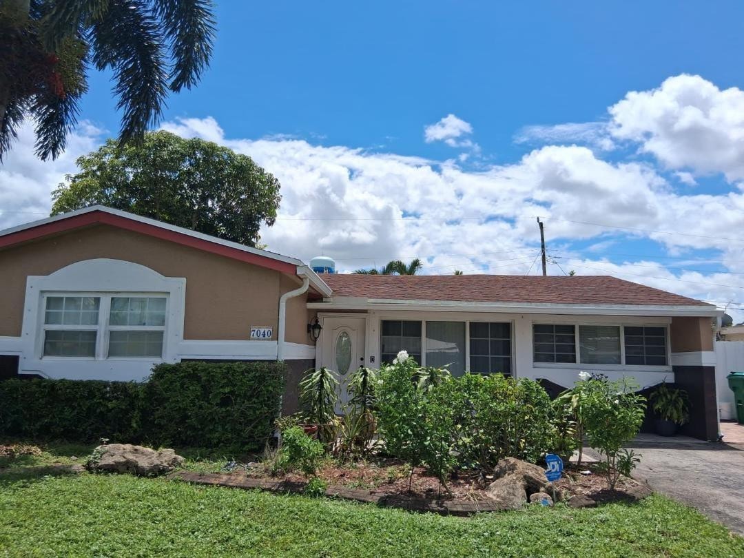 3BR – SingleFamilyResidence at 7040 SW 29th Street