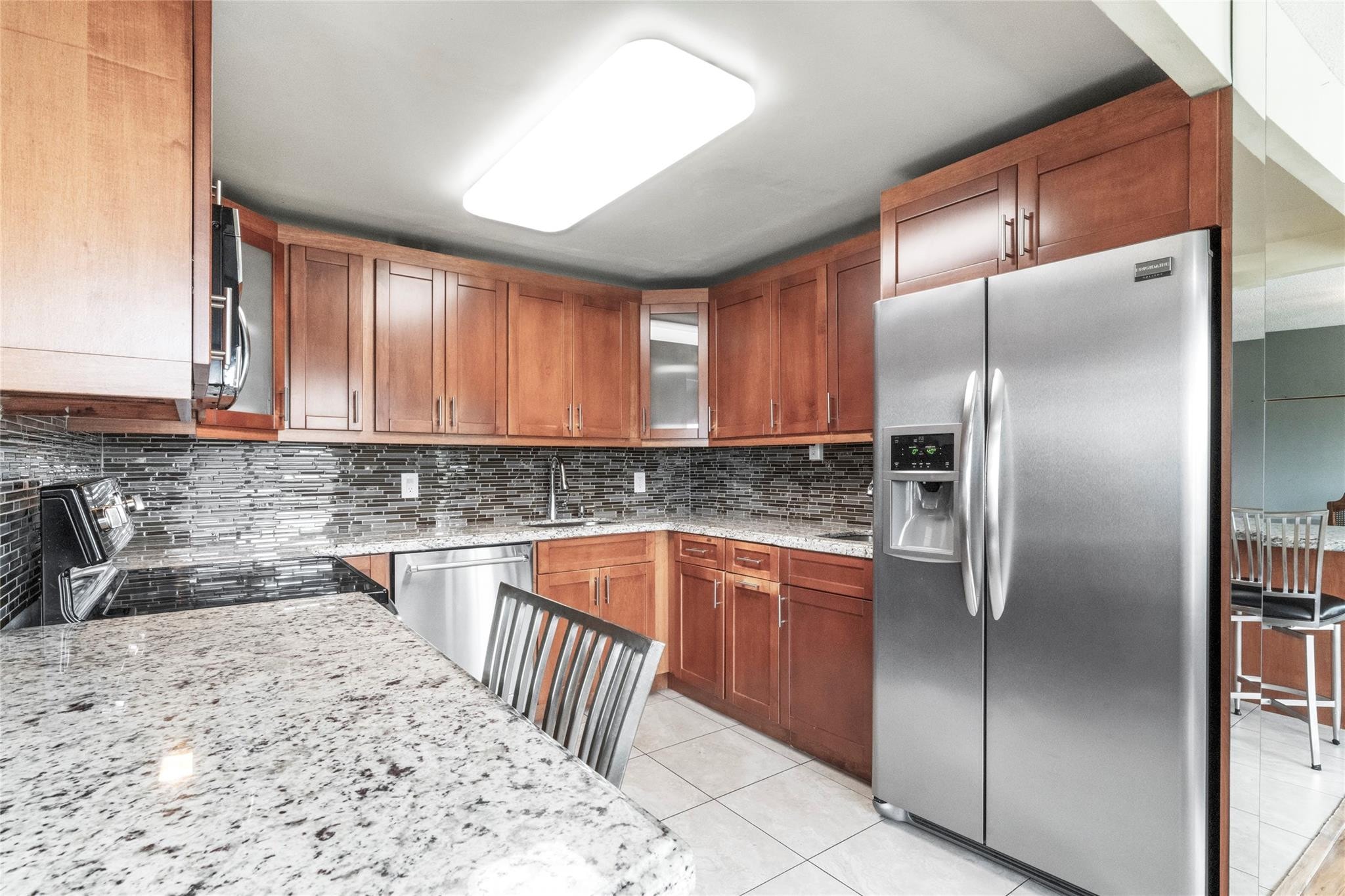 2BR – Condominium at 404 Richmond A #404