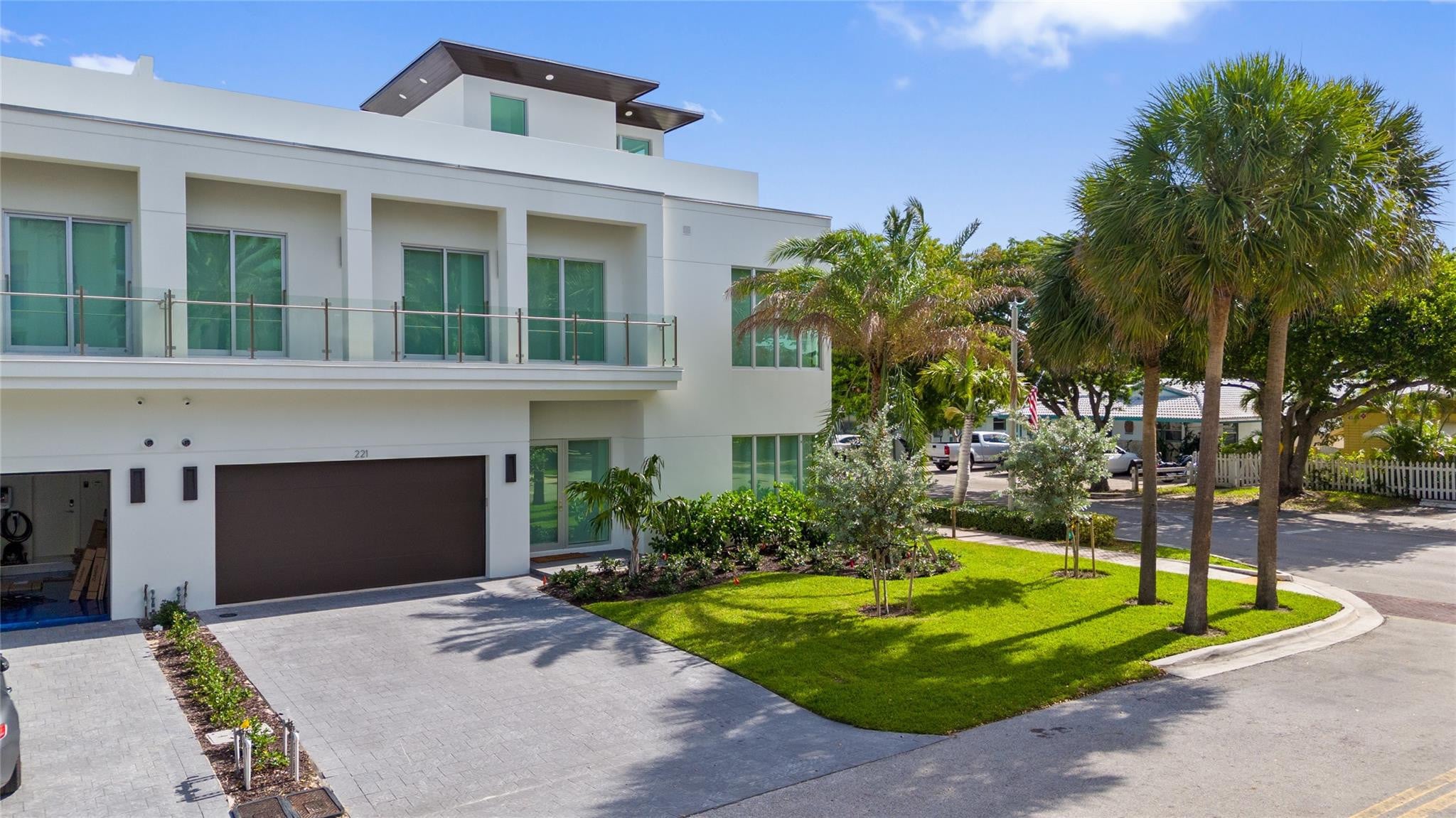 4BR – RNT at 221 Shore Court #221