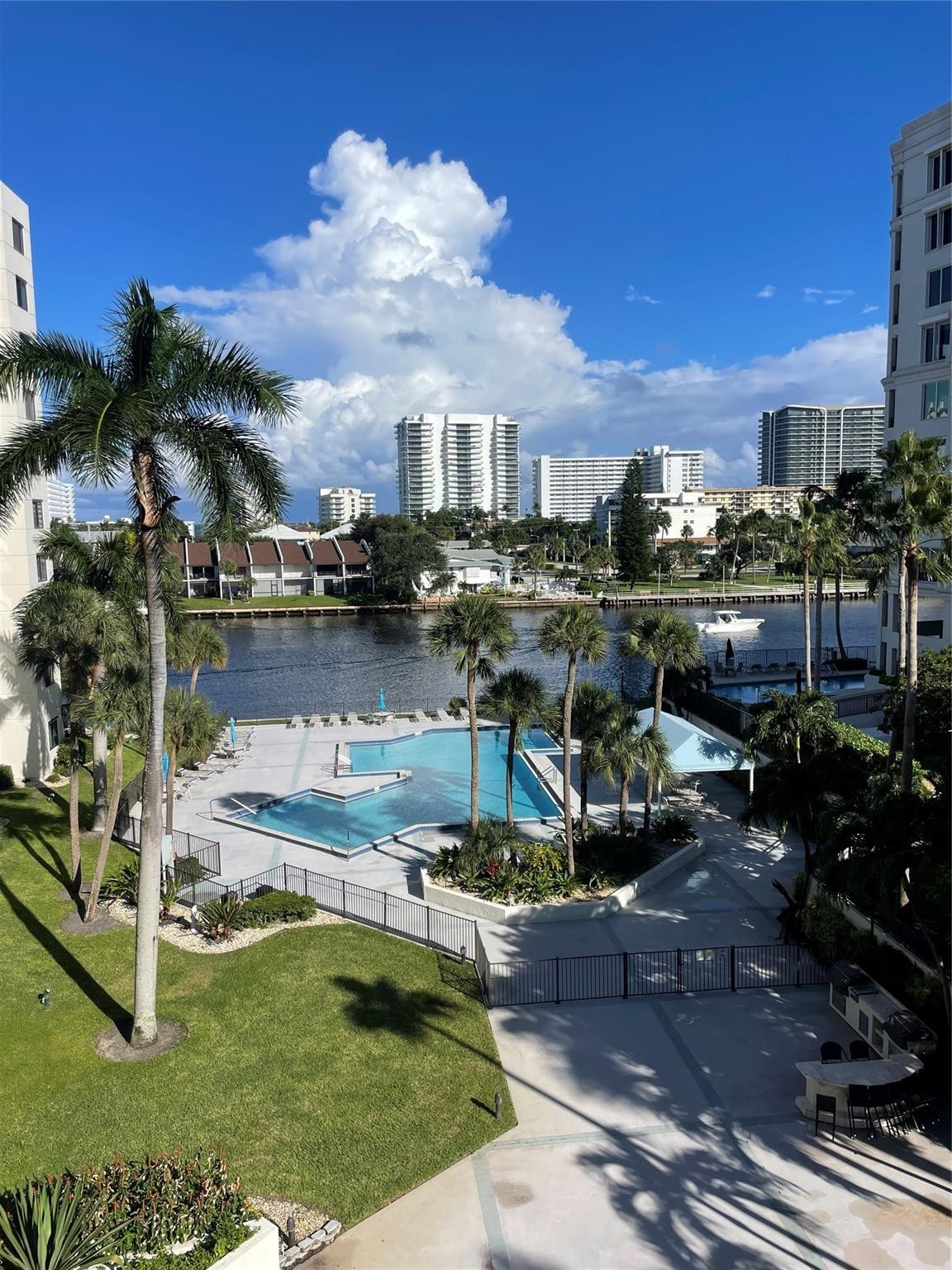 1BR – Condominium at 2900 NE 14th Street Causeway #514