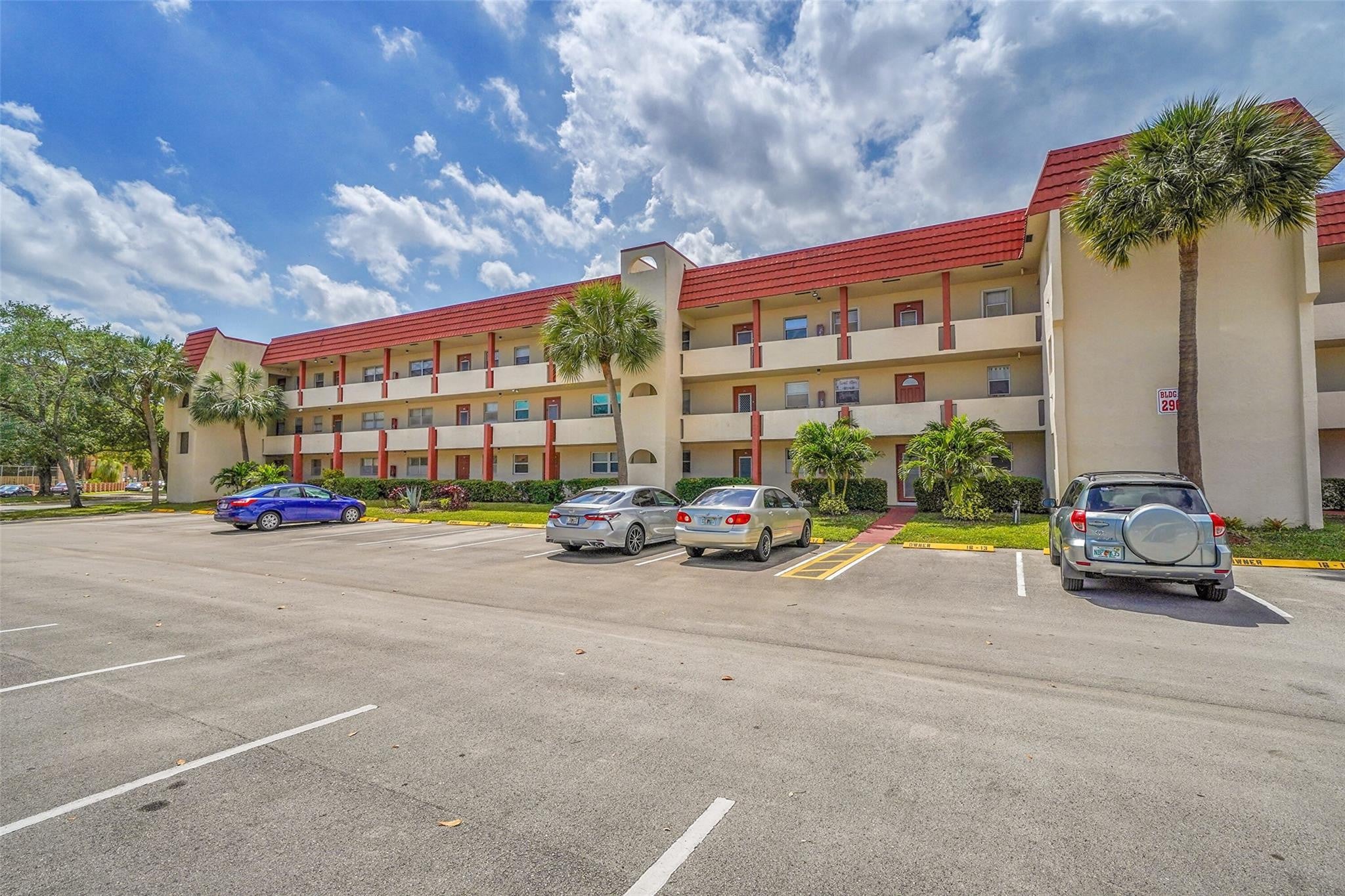 2BR – Condominium at 2901 Sunrise Lakes Drive #101