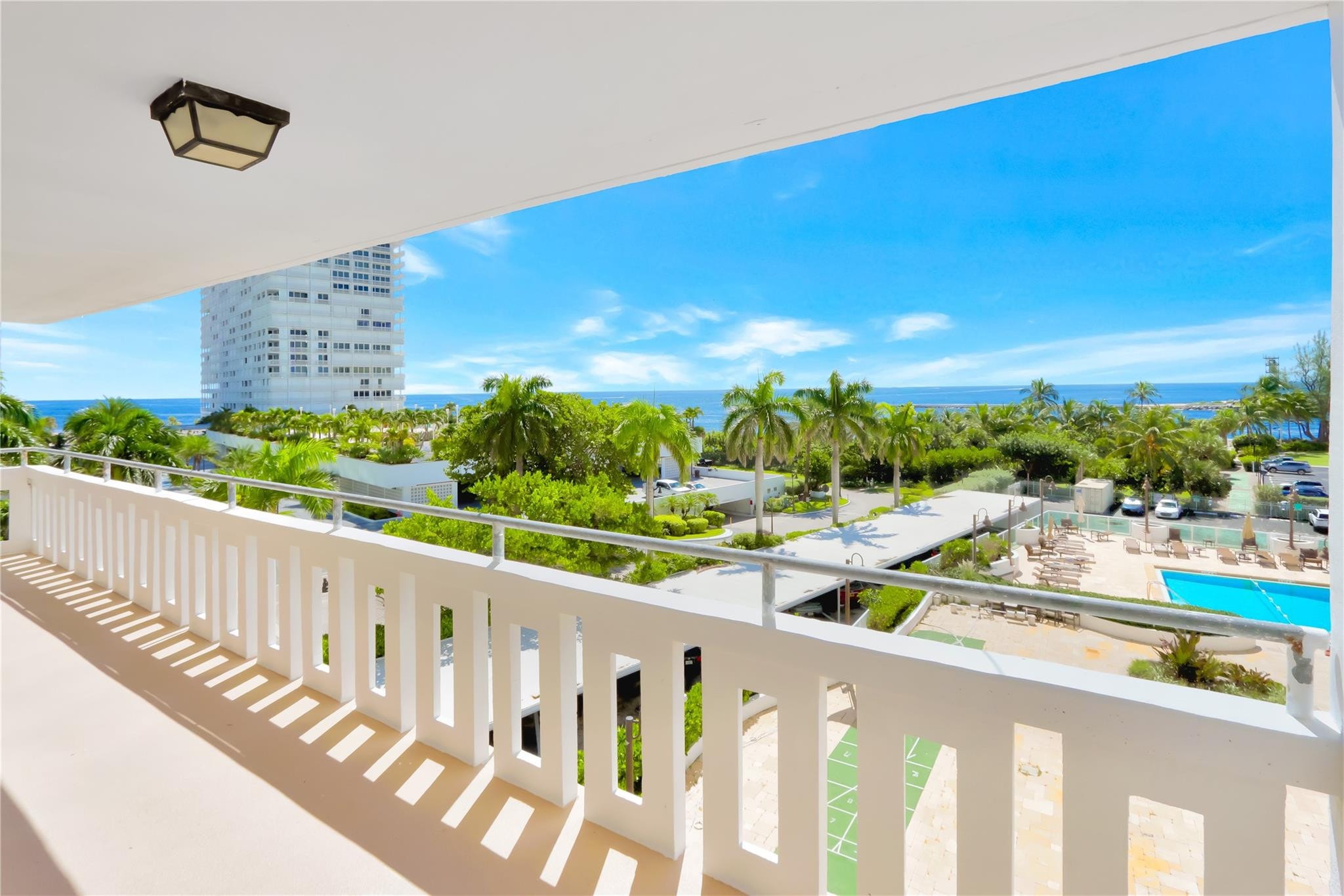 3BR – Condominium at 2000 S Ocean Drive #510
