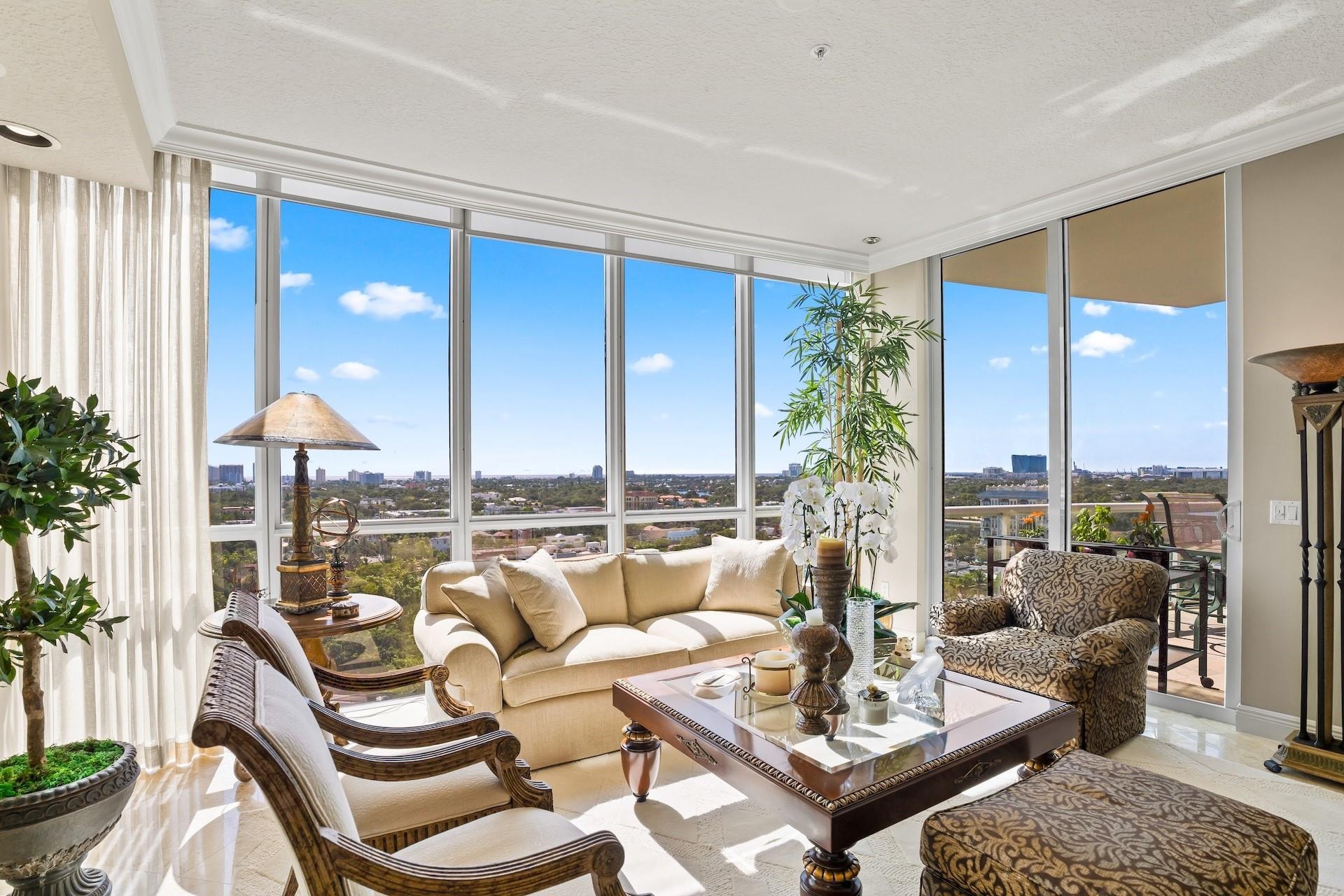 3BR – Condominium at 111 SE 8th Avenue #1501