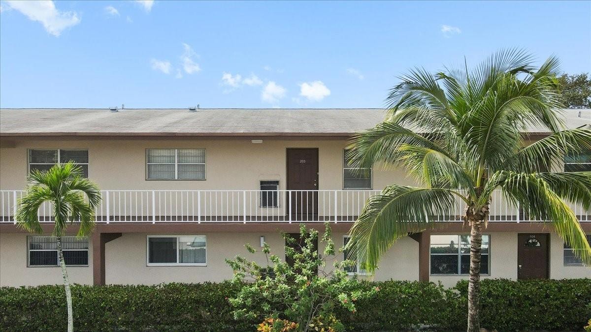 2BR – Condominium at 7200 NW 5th Place #203