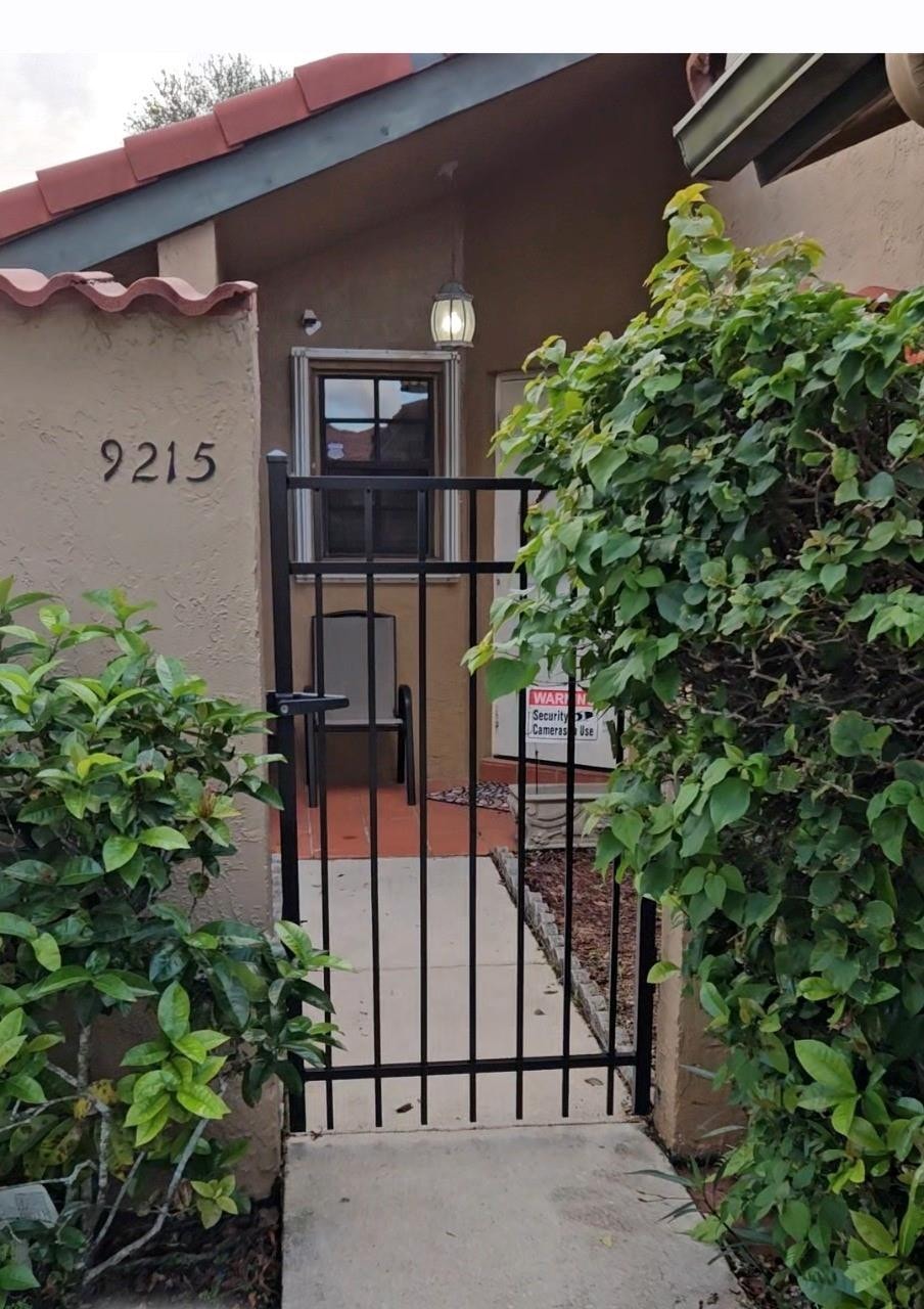 3BR – Townhouse at 9215 W Sunrise Boulevard